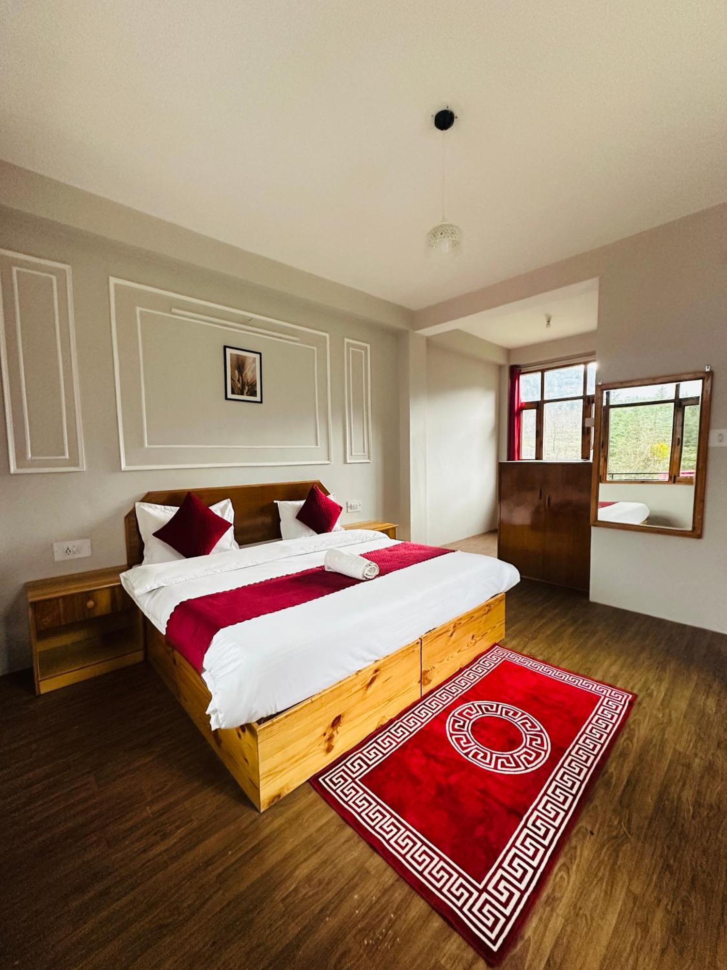 Red House Cafe And * Manali (Himachal Pradesh)