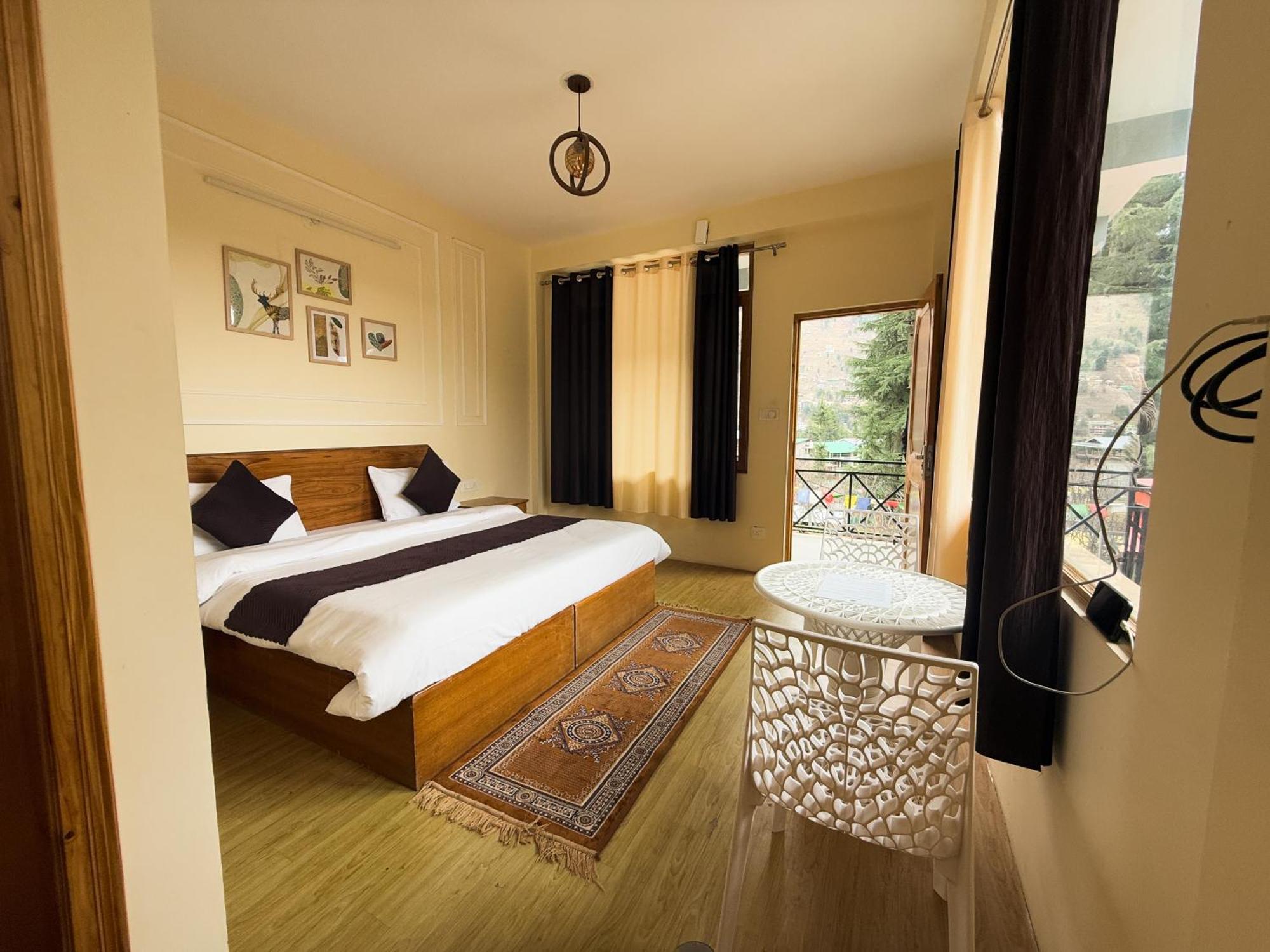 Red House Cafe And Hotel Manali (Himachal Pradesh)
