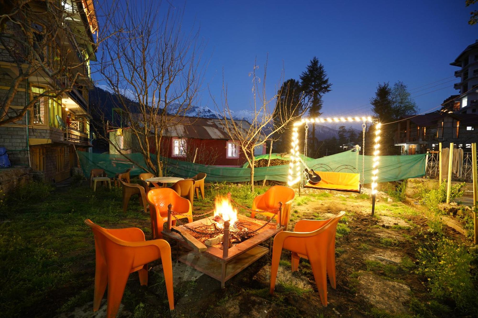 Woods - 1,2,3,4 & Available In With Scenic Mountain View Hotel