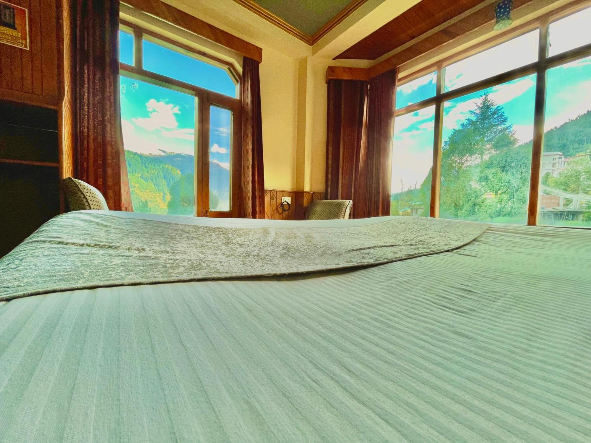 Hotel Woods - 1,2,3,4 & Available In With Scenic Mountain View 4*