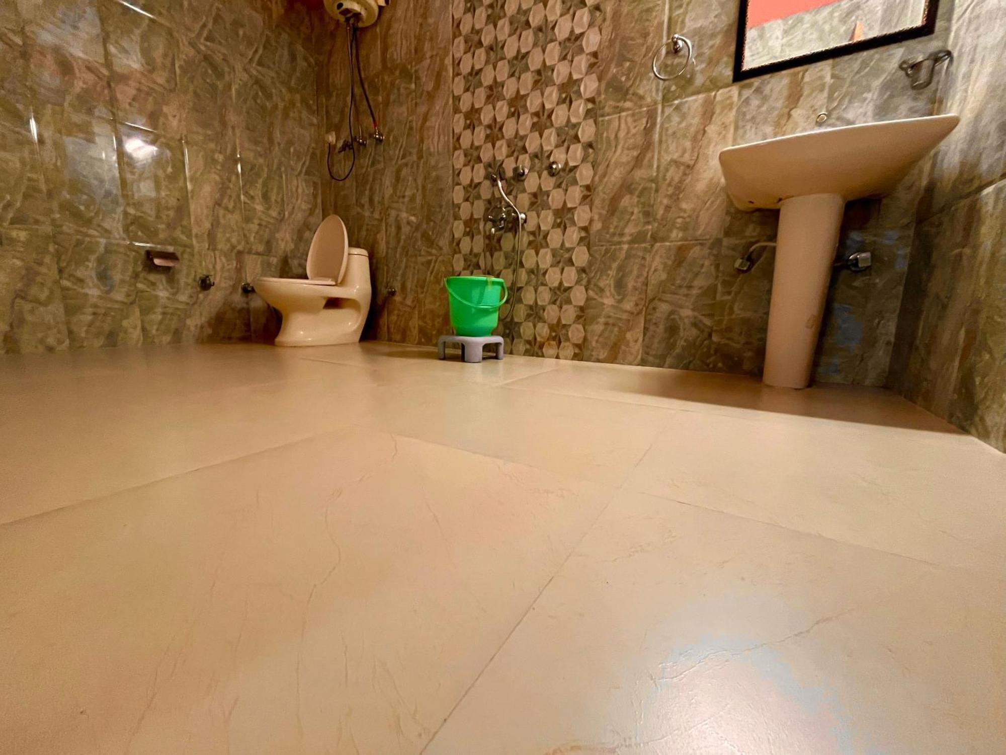 Woods - 1,2,3,4 & Available In With Scenic Mountain View Hotel Manali (Himachal Pradesh)