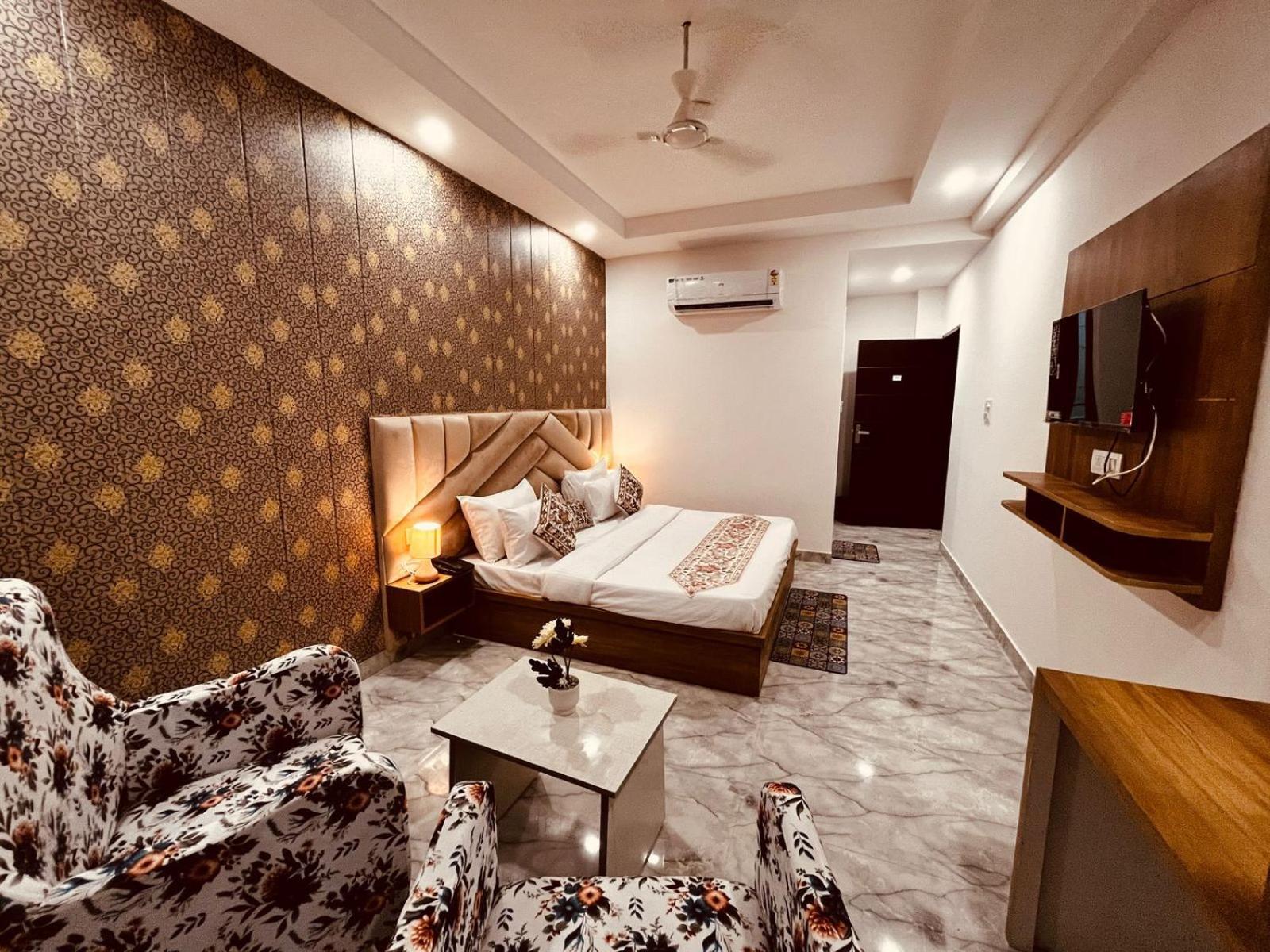 Krish Hotel