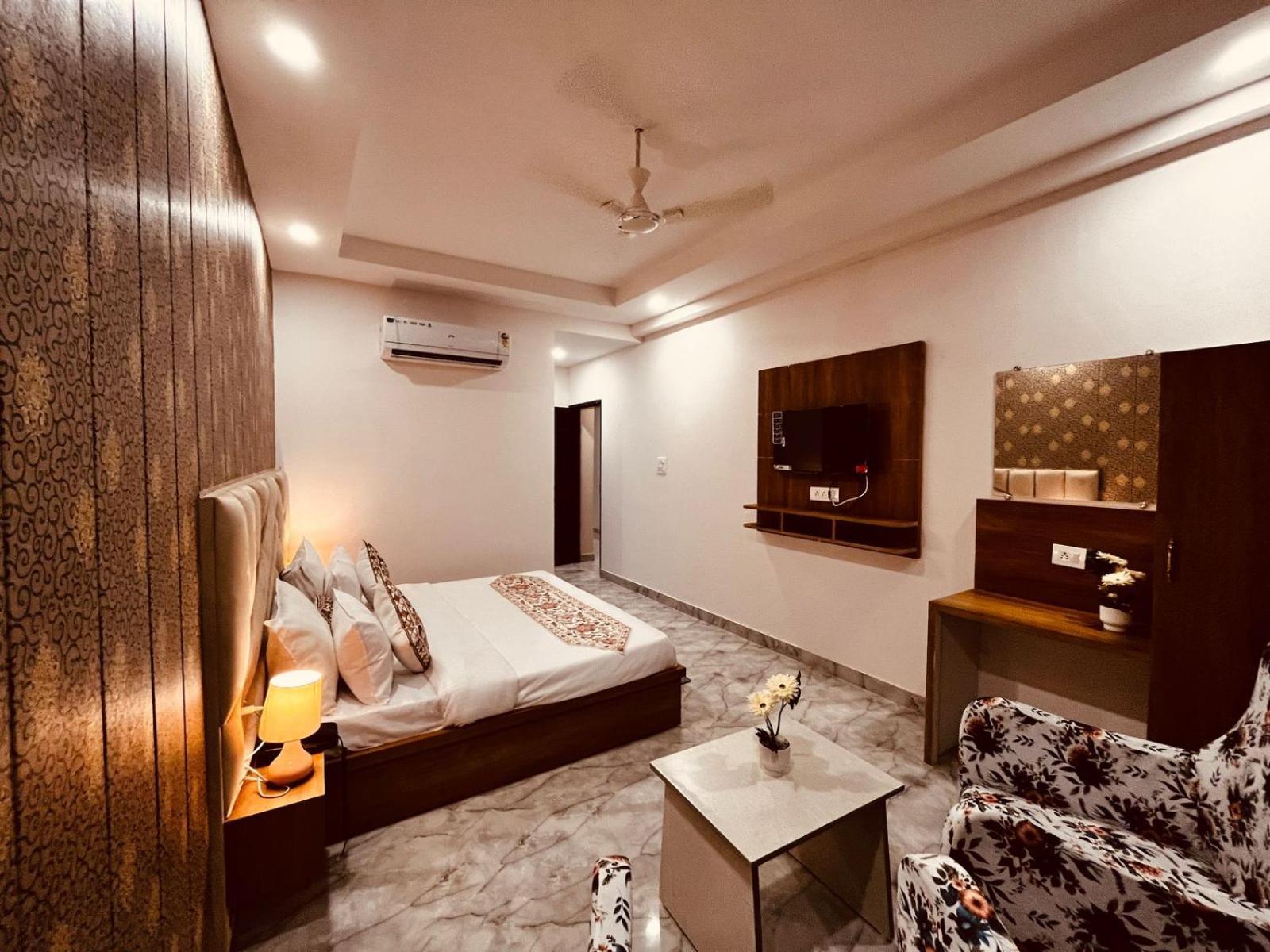 Hotel Krish 4*