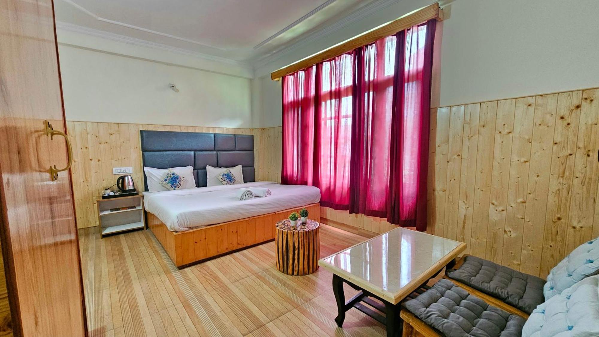 New Suraj - Near Hadimba Devi Temple Guest house Manali (Himachal Pradesh)