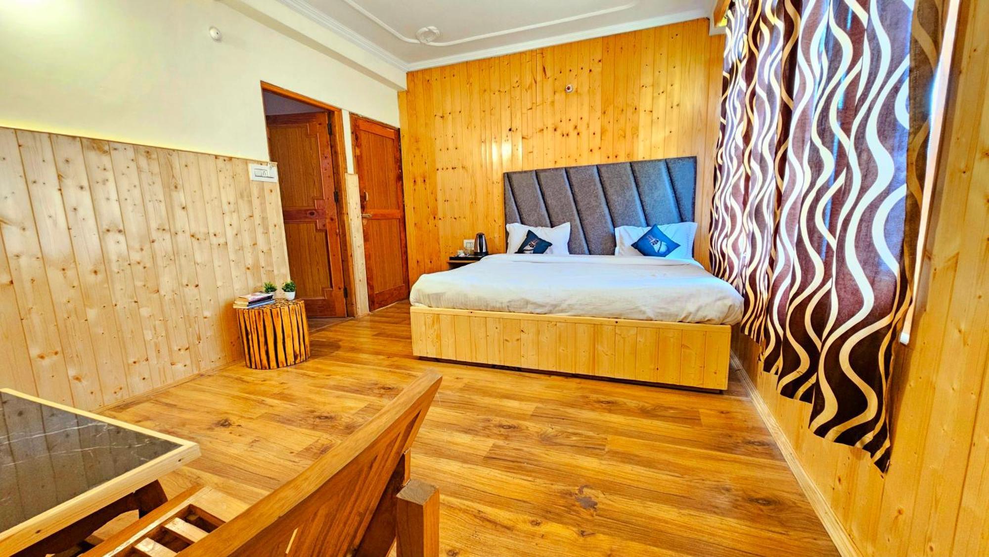 Guest house New Suraj - Near Hadimba Devi Temple