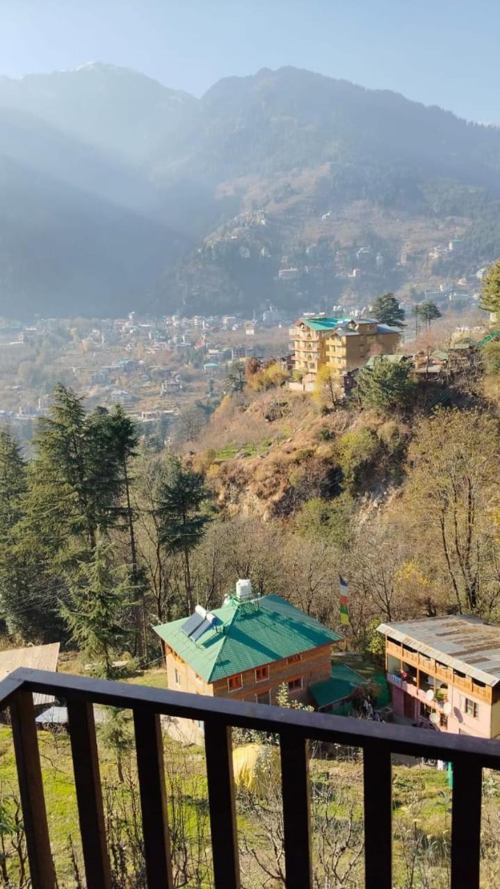 Snow Country Manali (Himachal Pradesh)
