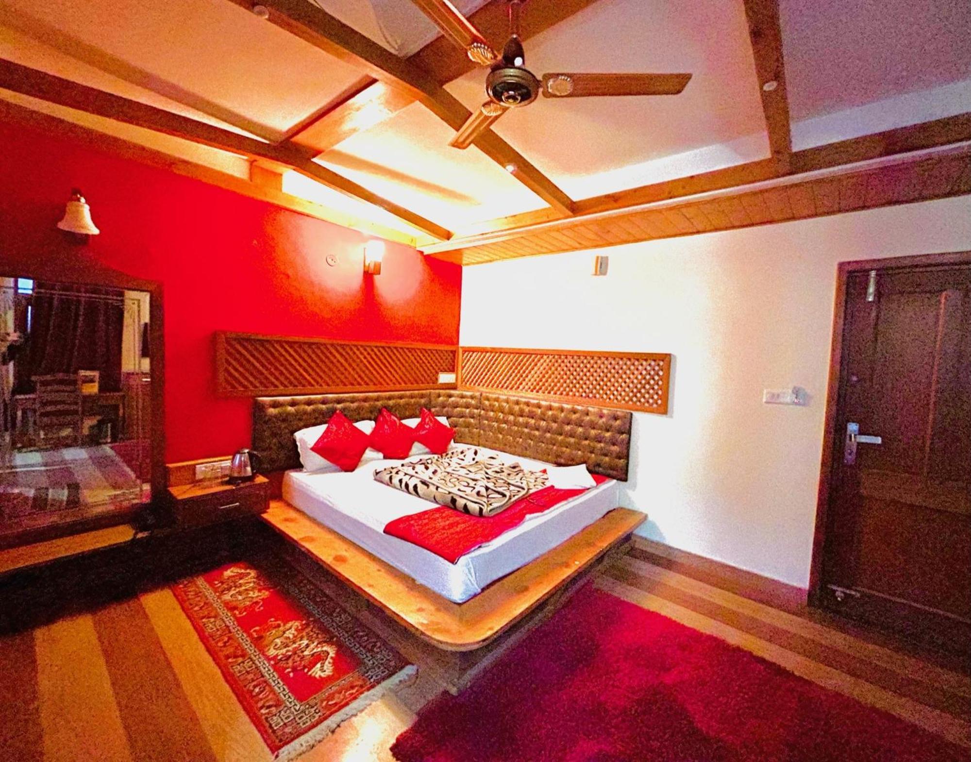 Tanglewood Hotel Manali (Himachal Pradesh)