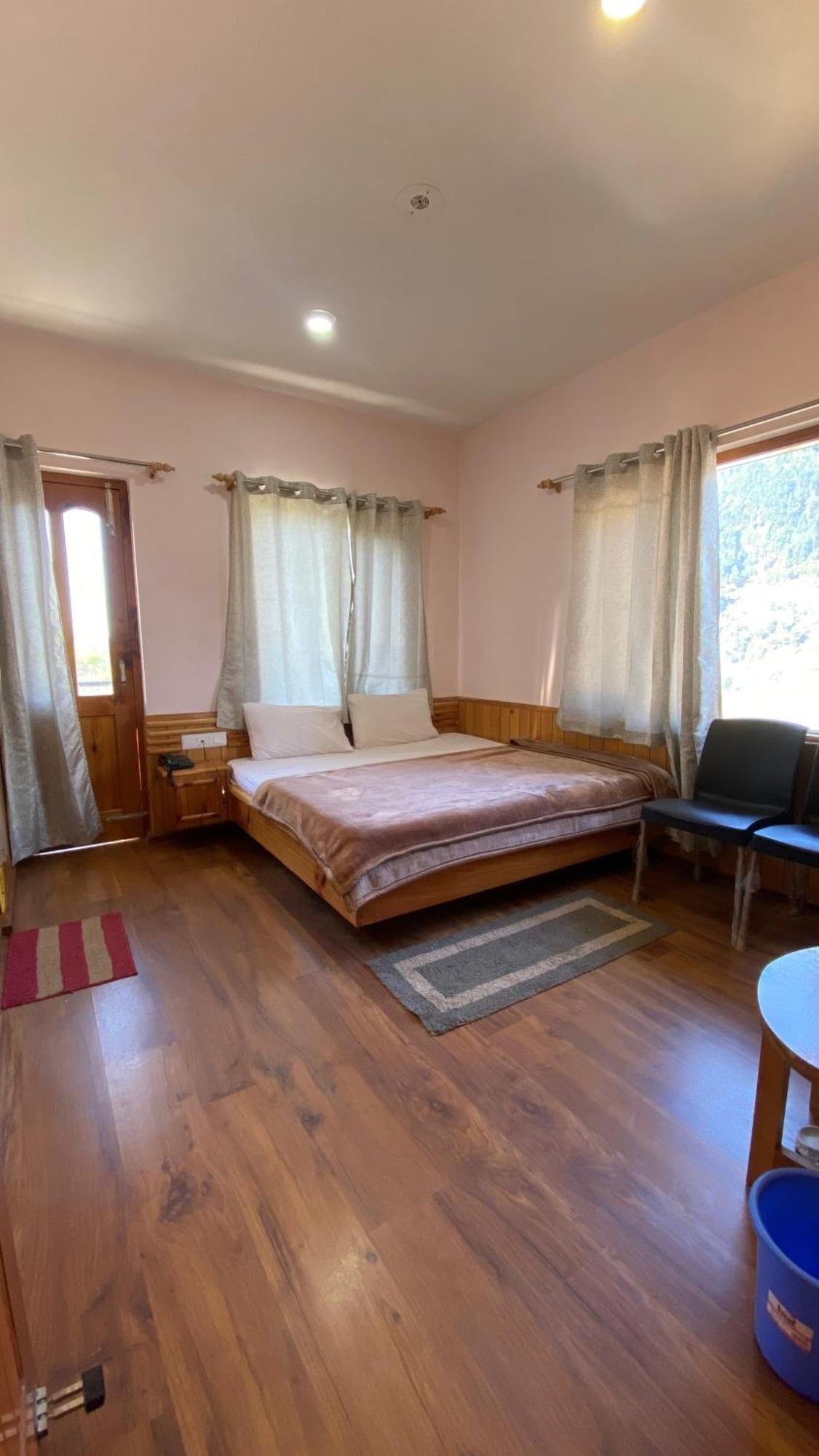 Guest house Aviyato Trimurti Manali (Himachal Pradesh)