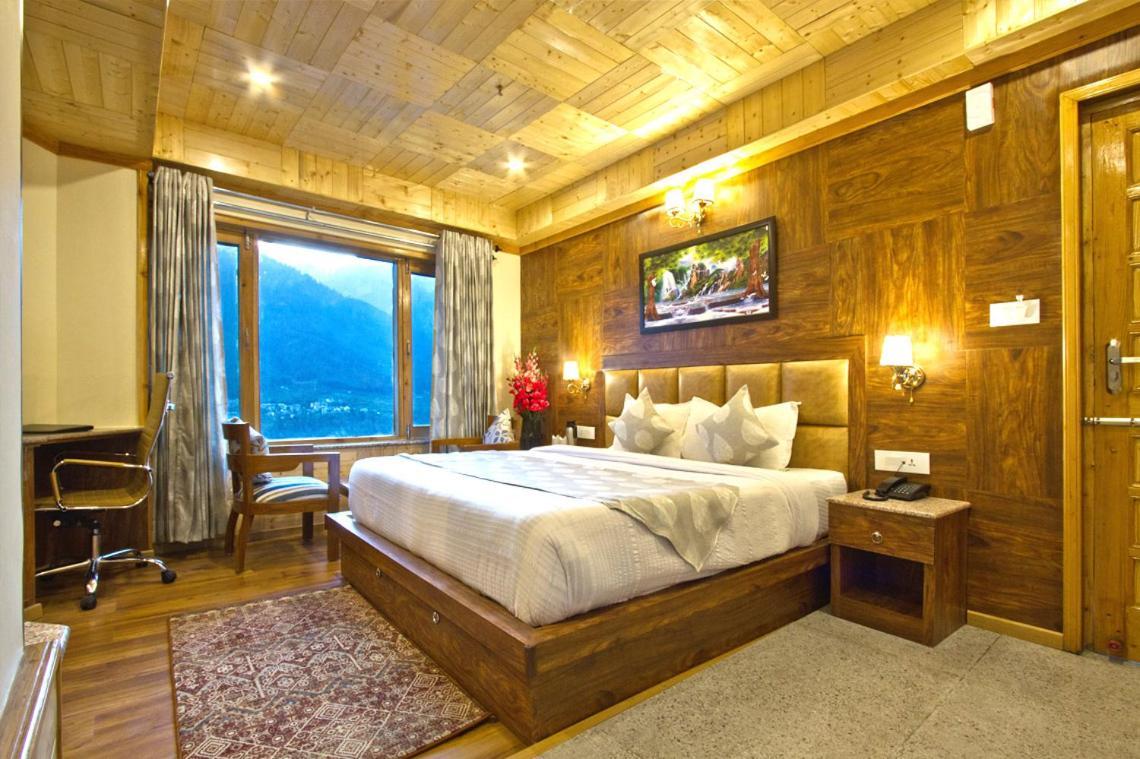 Bonfire Boutique - The Conifer Hostel *