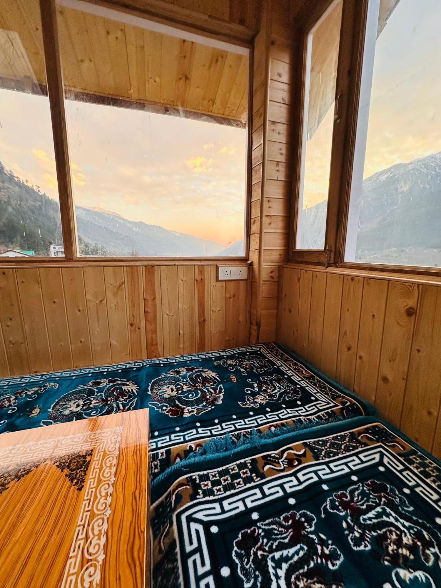 Hostel Wandercrew Manali (Himachal Pradesh)