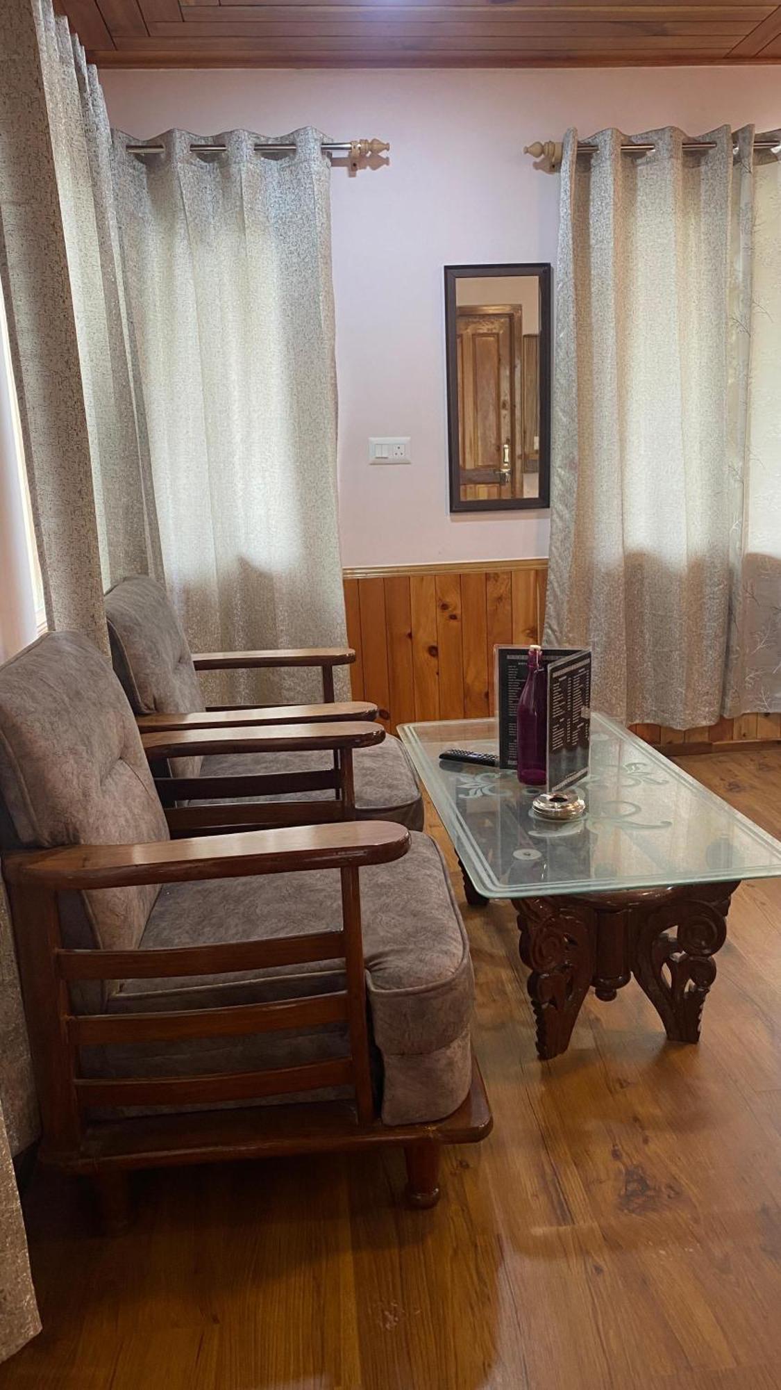 Guest house Aviyato Trimurti *