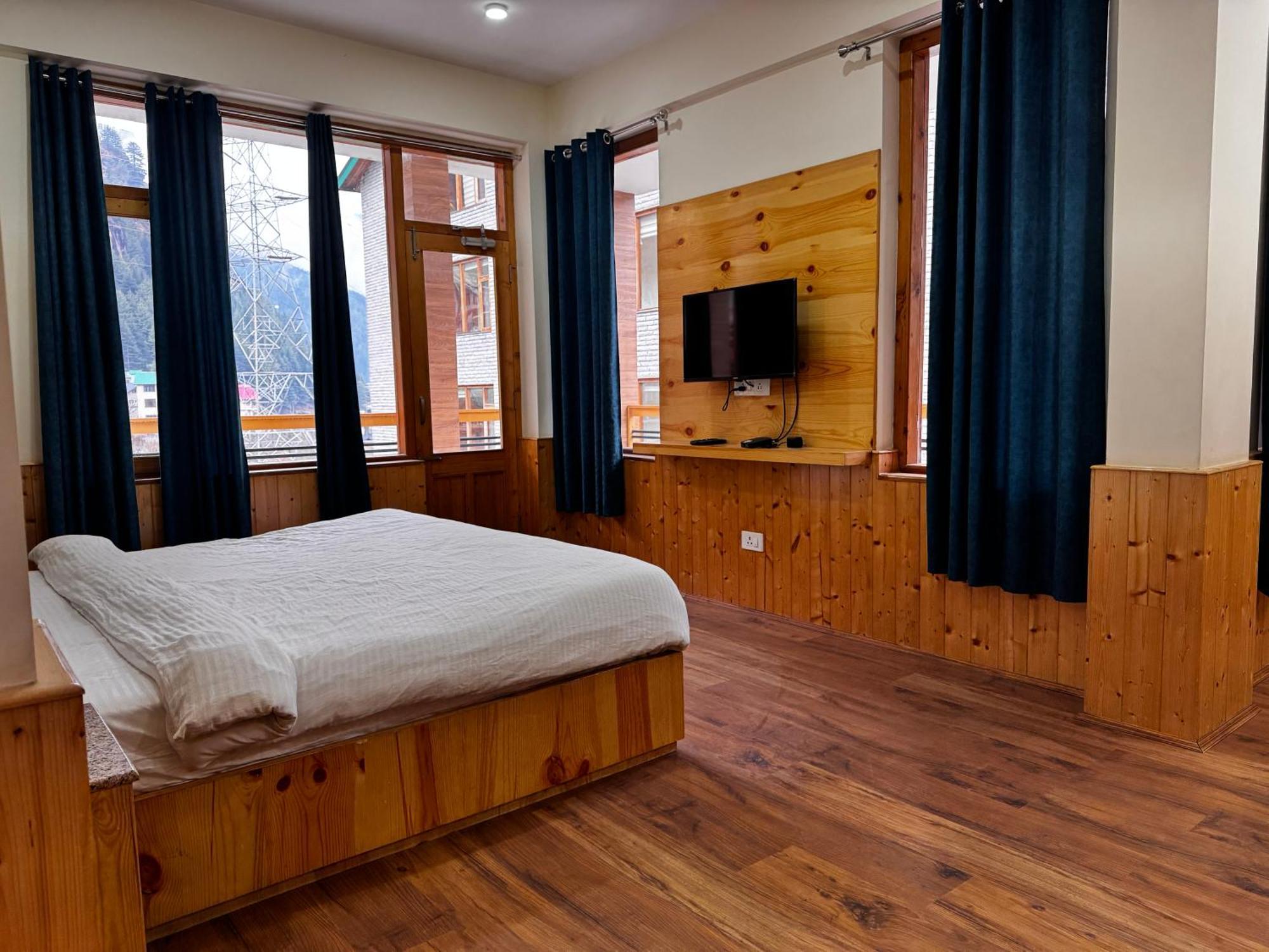Hotel Namgials By Sky Group Manali (Himachal Pradesh)