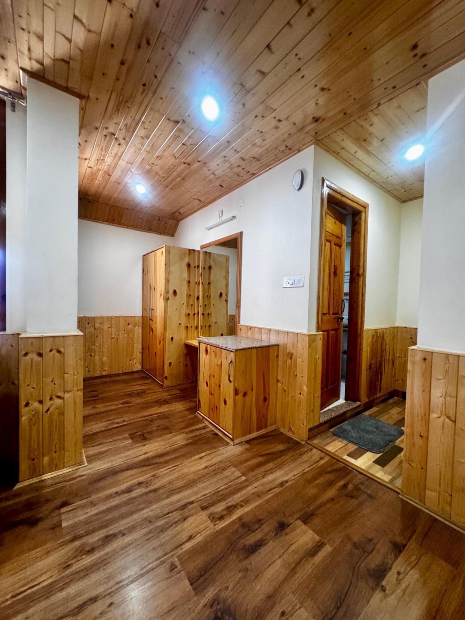 Namgials By Sky Group Hotel Manali (Himachal Pradesh)