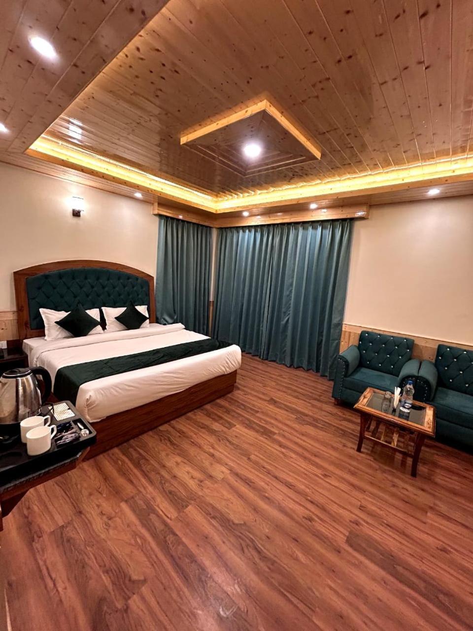 Resort Hidden Heaven Old Near Nature Park Jogni Waterfall View Rohtang Pass Mountain View *