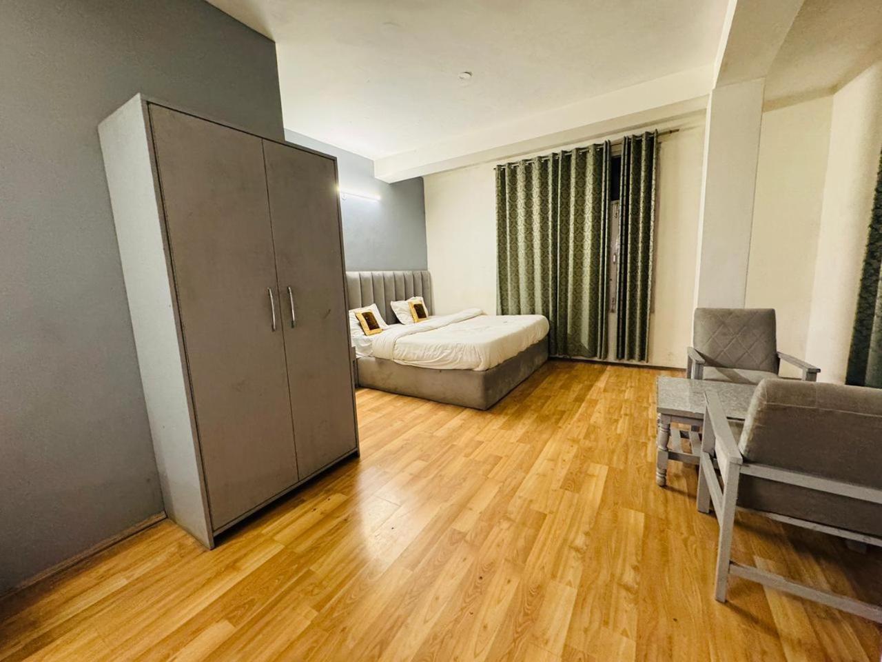 New # Link Way # Near Zing Bus Stand Hostel Manali (Himachal Pradesh)