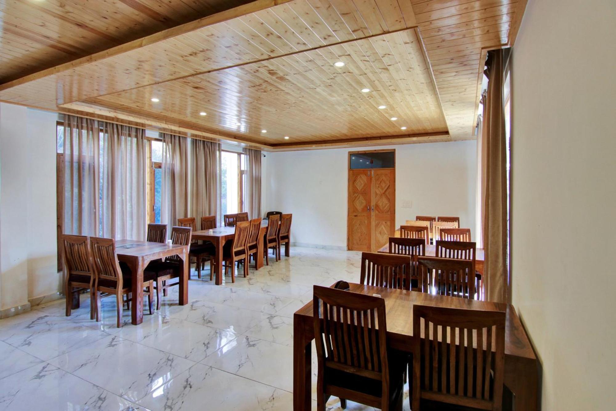 O Kshitij Hotel 3*