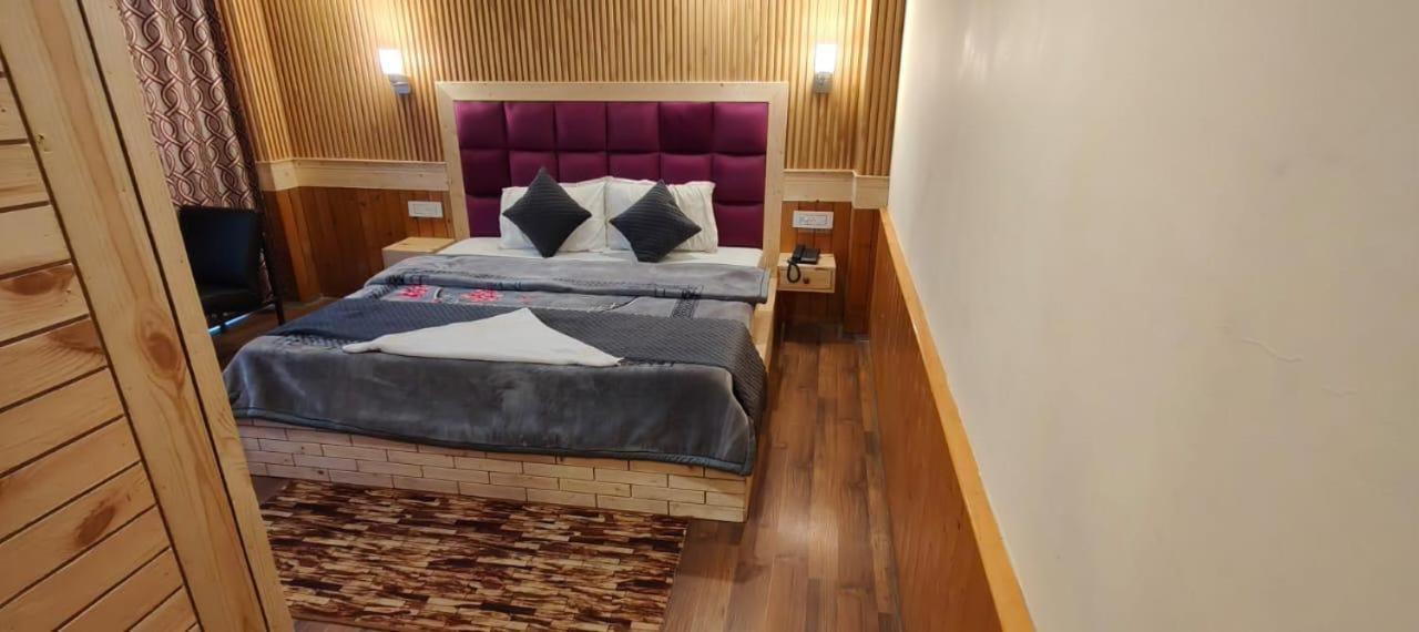 Hotel Kartik Manali (Himachal Pradesh)
