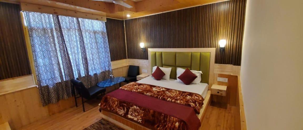 Hotel Kartik Manali (Himachal Pradesh)