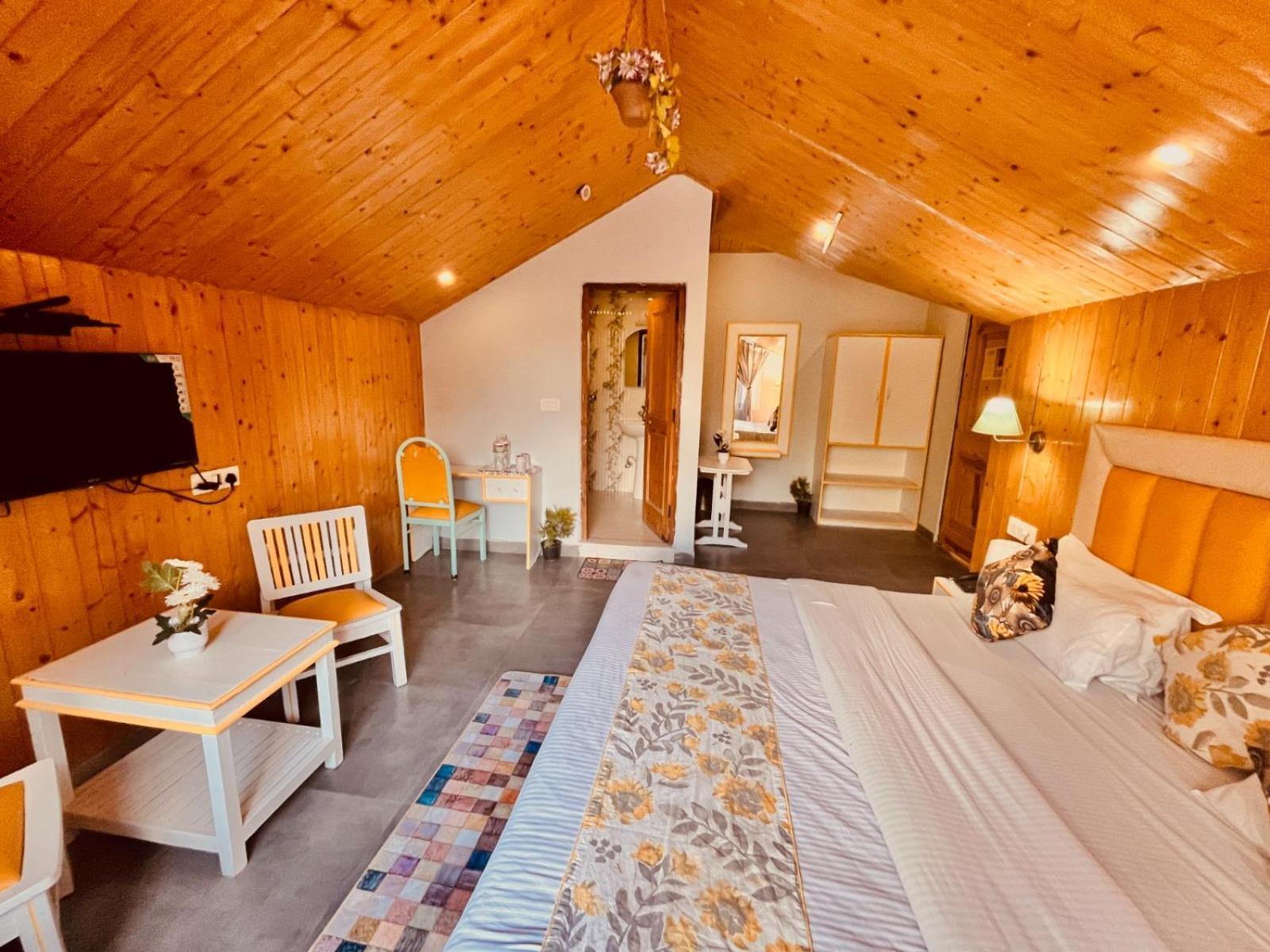 New Hadimba Palace - Mountain View With Premium Near Mall Road , 3*
