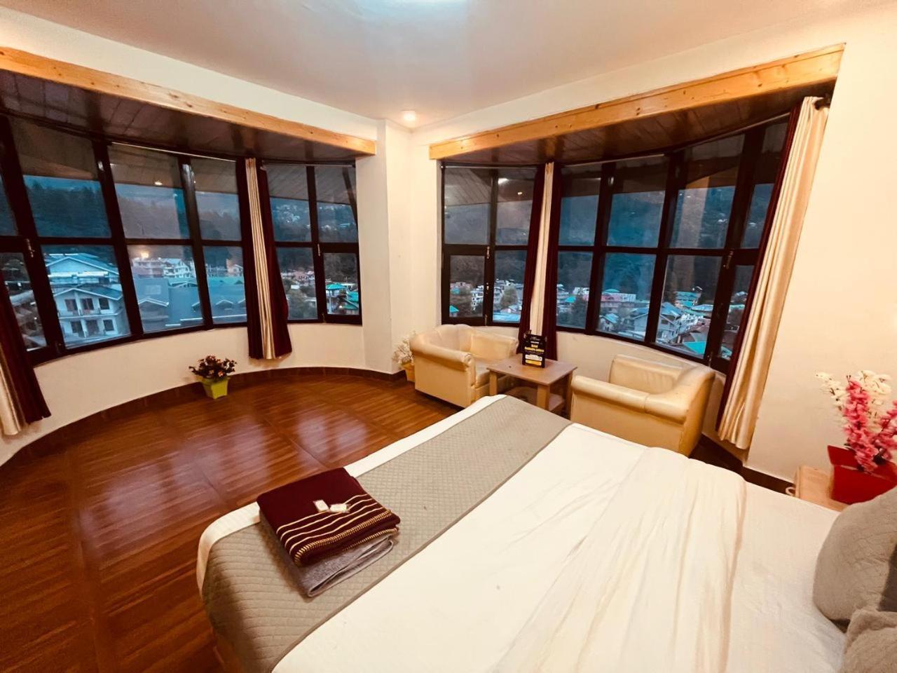 New Hadimba Palace - Mountain View With Premium Near Mall Road , 3* Manali (Himachal Pradesh)