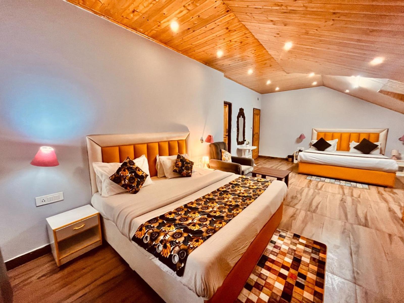 New Hadimba Palace - Mountain View With Premium Near Mall Road , Hotel