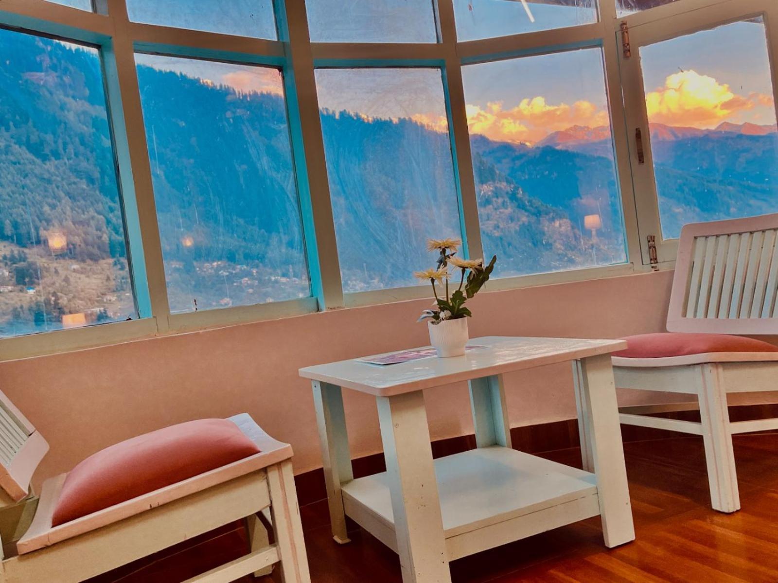 New Hadimba Palace - Mountain View With Premium Near Mall Road ,