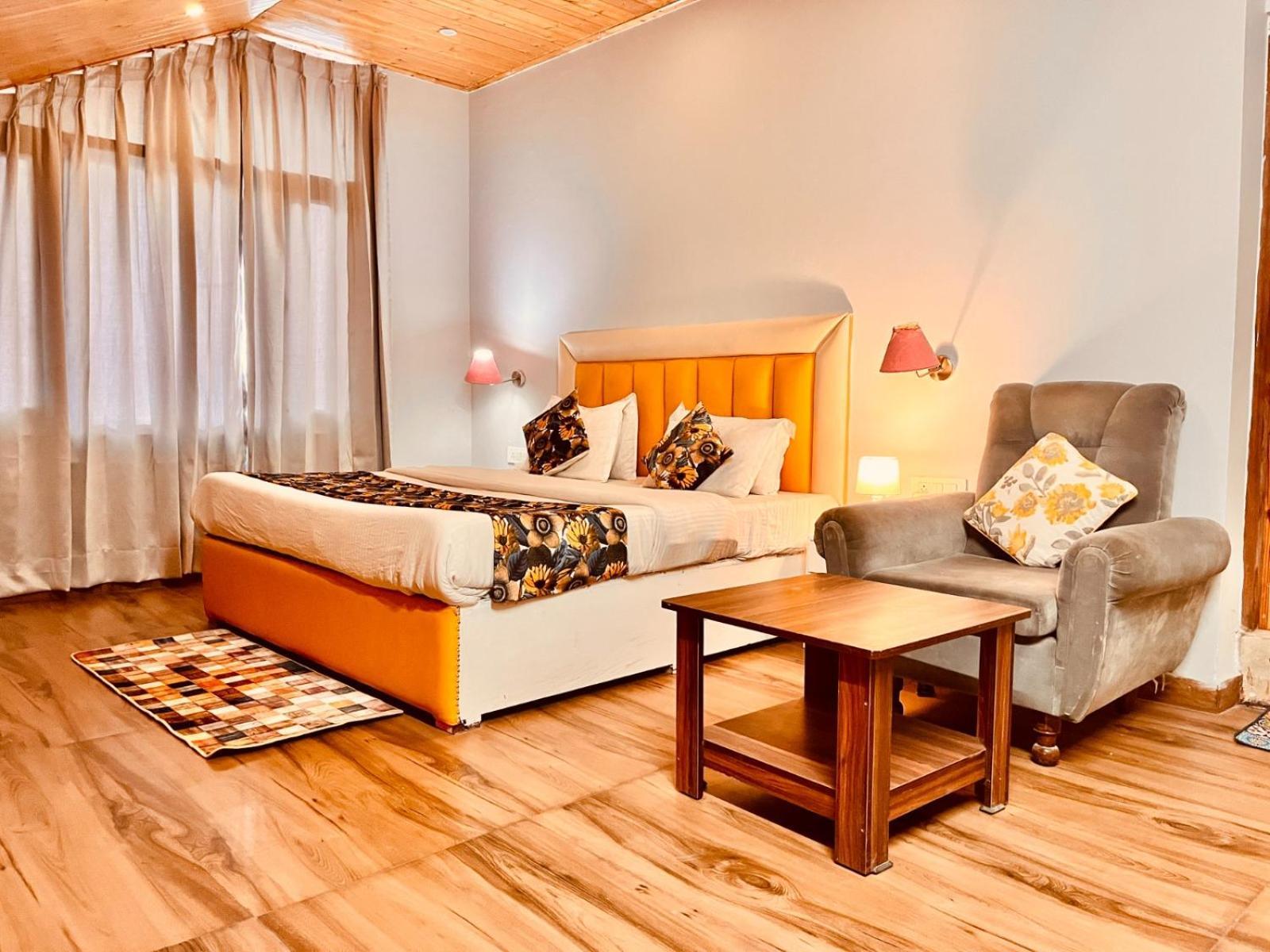 Hotel New Hadimba Palace - Mountain View With Premium Near Mall Road ,