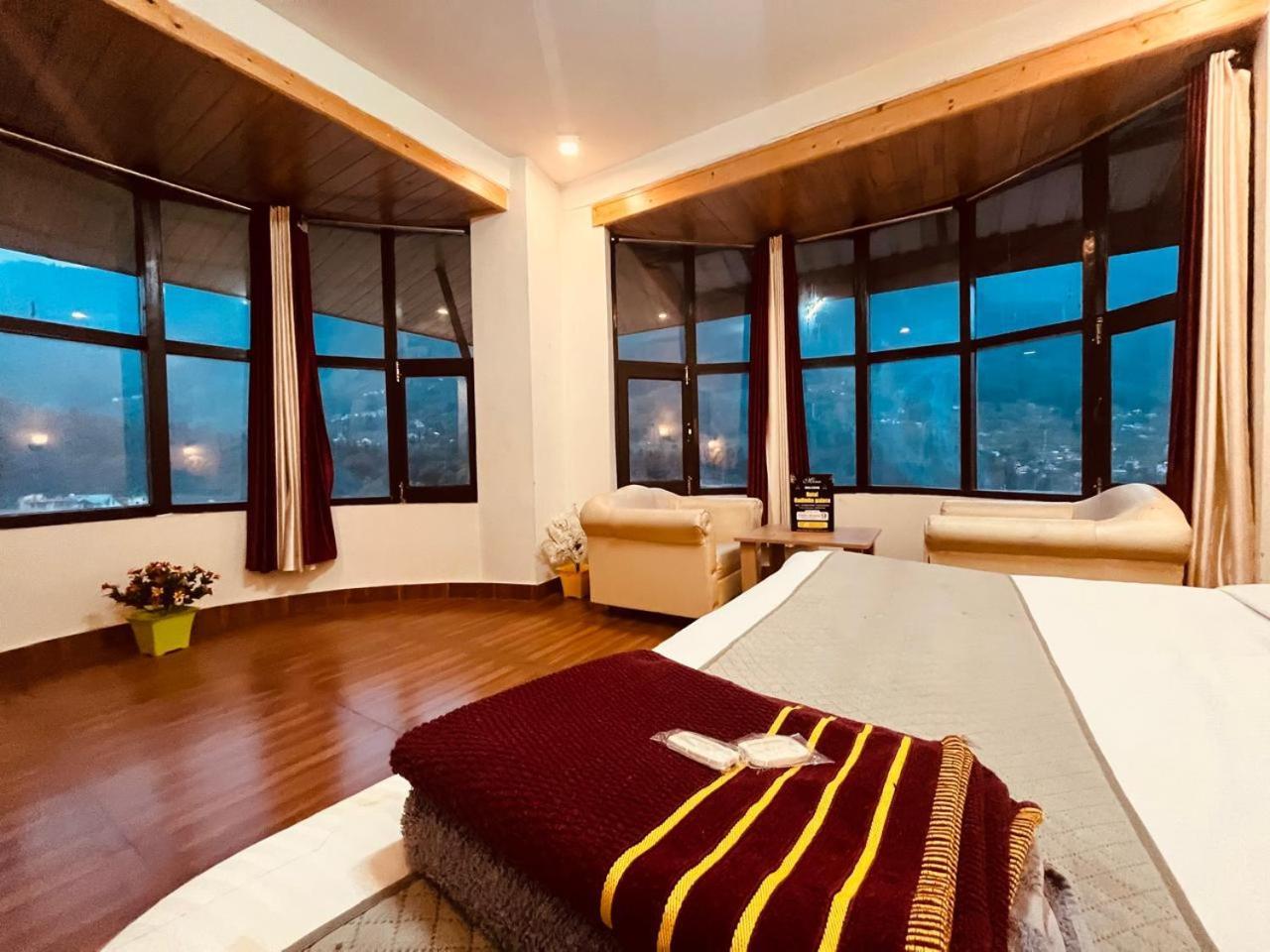 New Hadimba Palace - Mountain View With Premium Near Mall Road , 3*