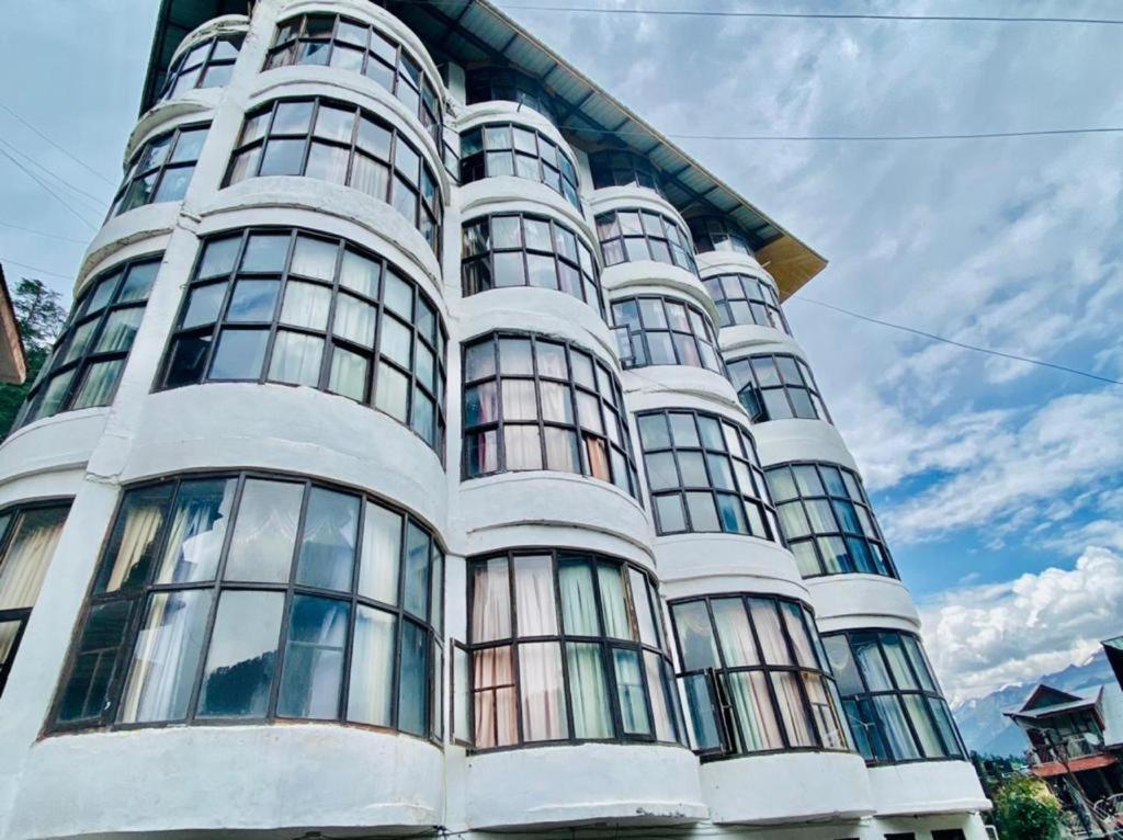 New Hadimba Palace - Mountain View With Premium Near Mall Road , 3* Manali (Himachal Pradesh)