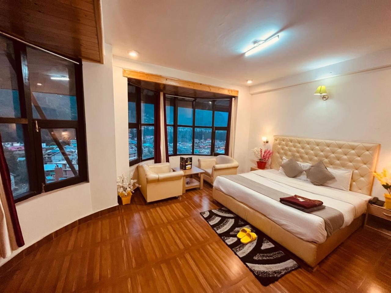 New Hadimba Palace - Mountain View With Premium Near Mall Road ,