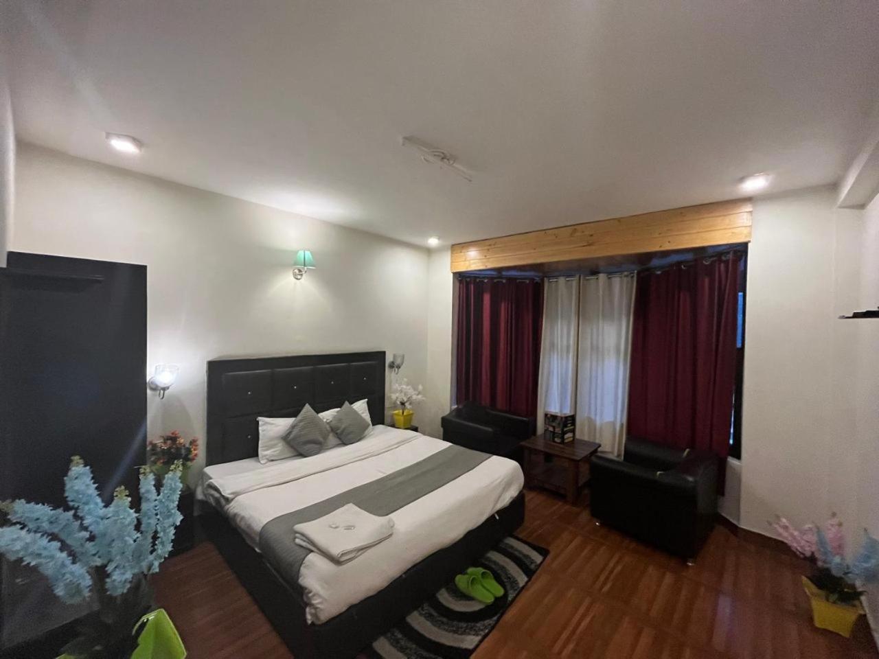 New Hadimba Palace - Mountain View With Premium Near Mall Road , Hotel 3*