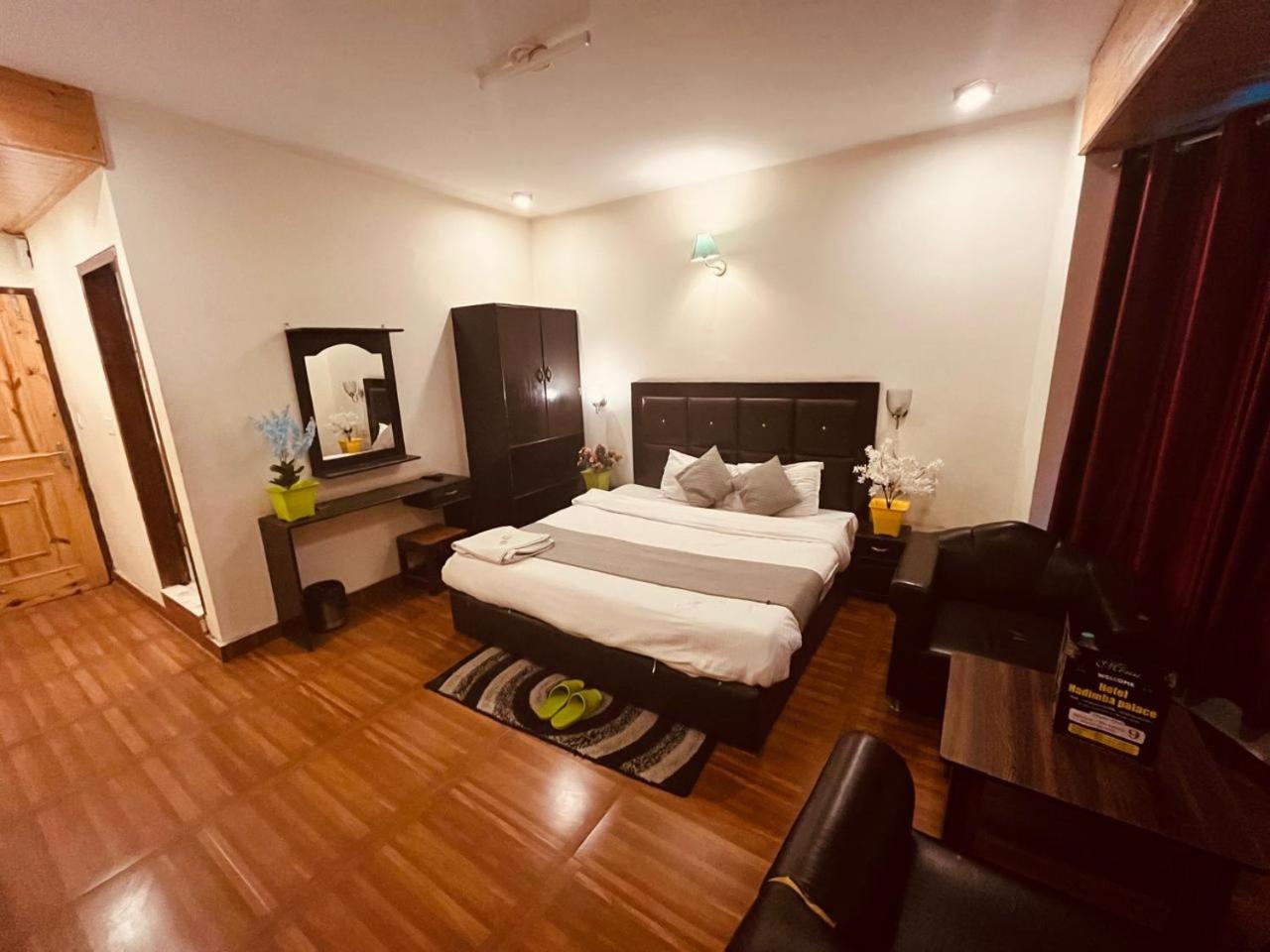 New Hadimba Palace - Mountain View With Premium Near Mall Road , Hotel