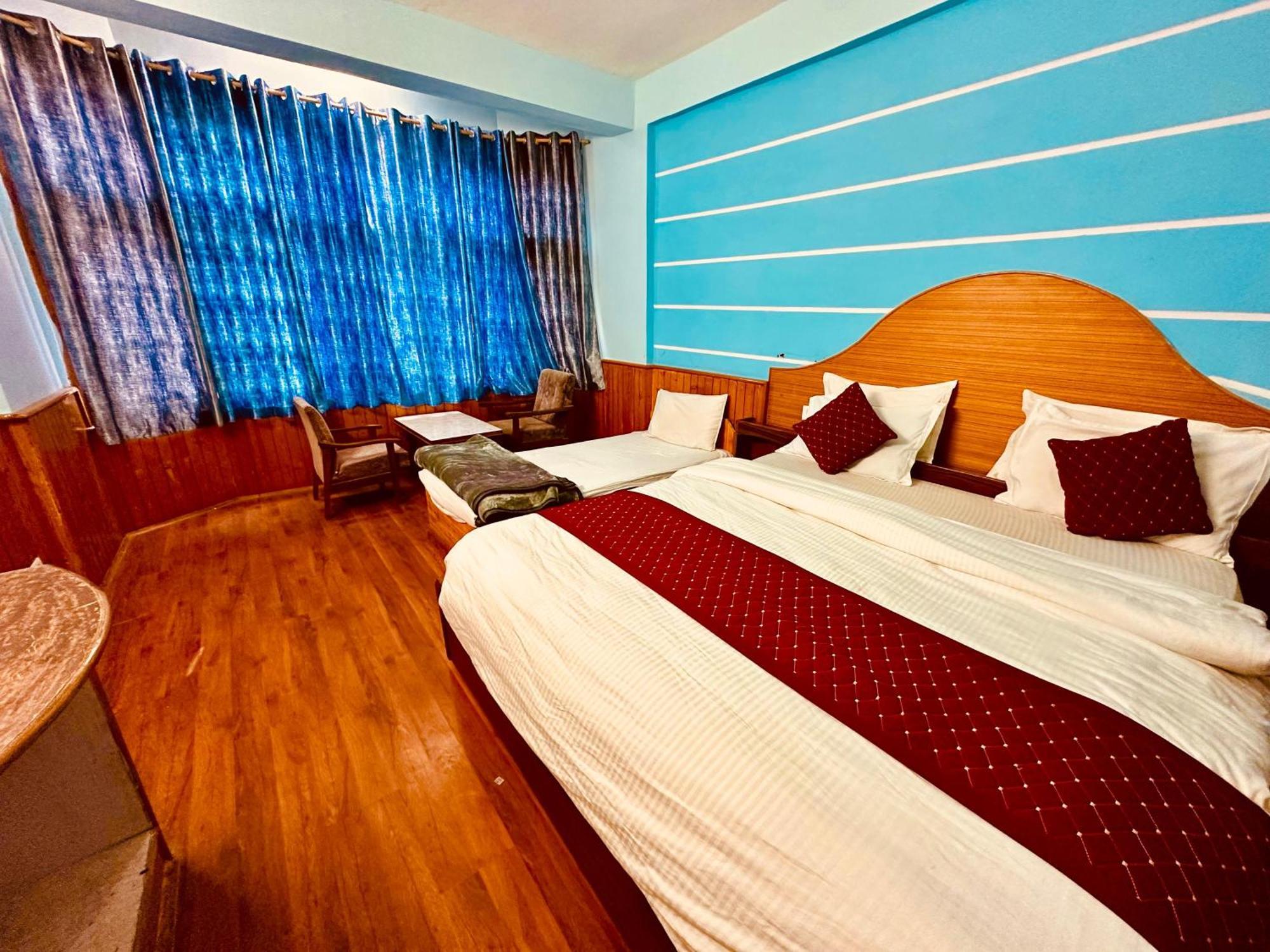 D Kanchan Hotel 3*