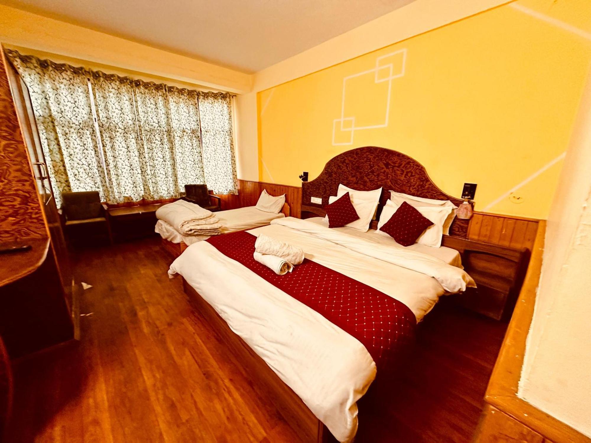D Kanchan Hotel Manali (Himachal Pradesh)