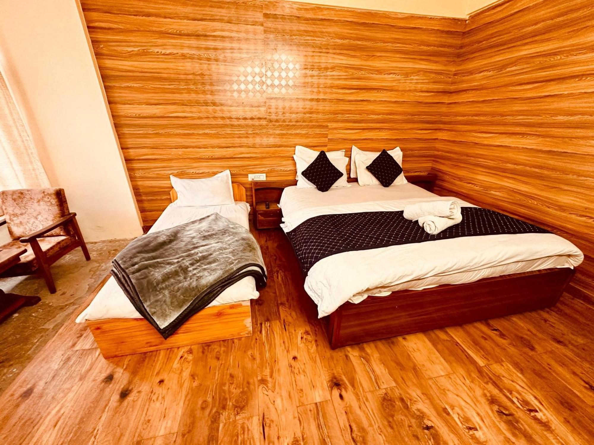 D Kanchan Hotel Manali (Himachal Pradesh)