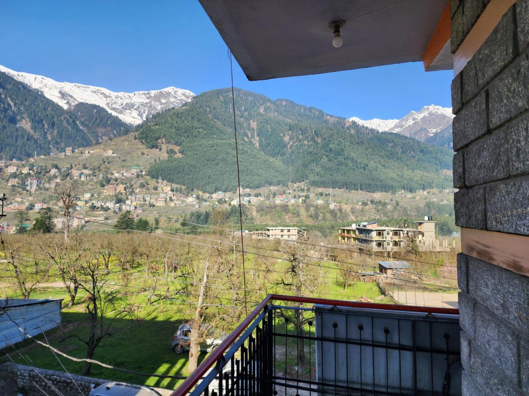 Hotel Kundan And Restaurant Manali (Himachal Pradesh)