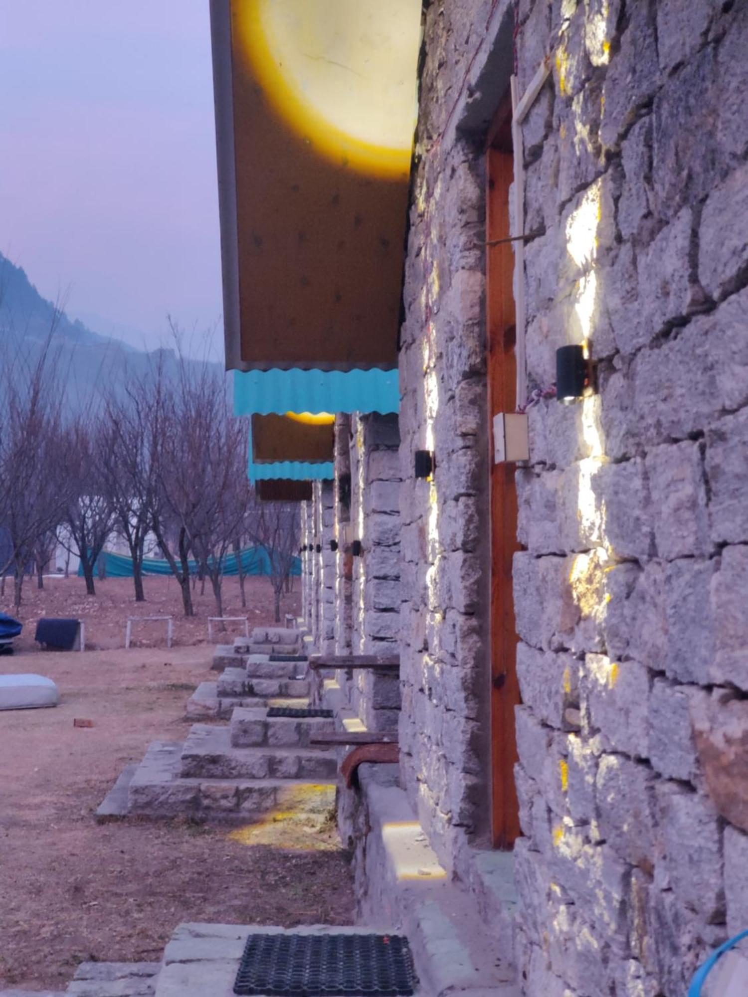 Stone Huts * Manali (Himachal Pradesh)