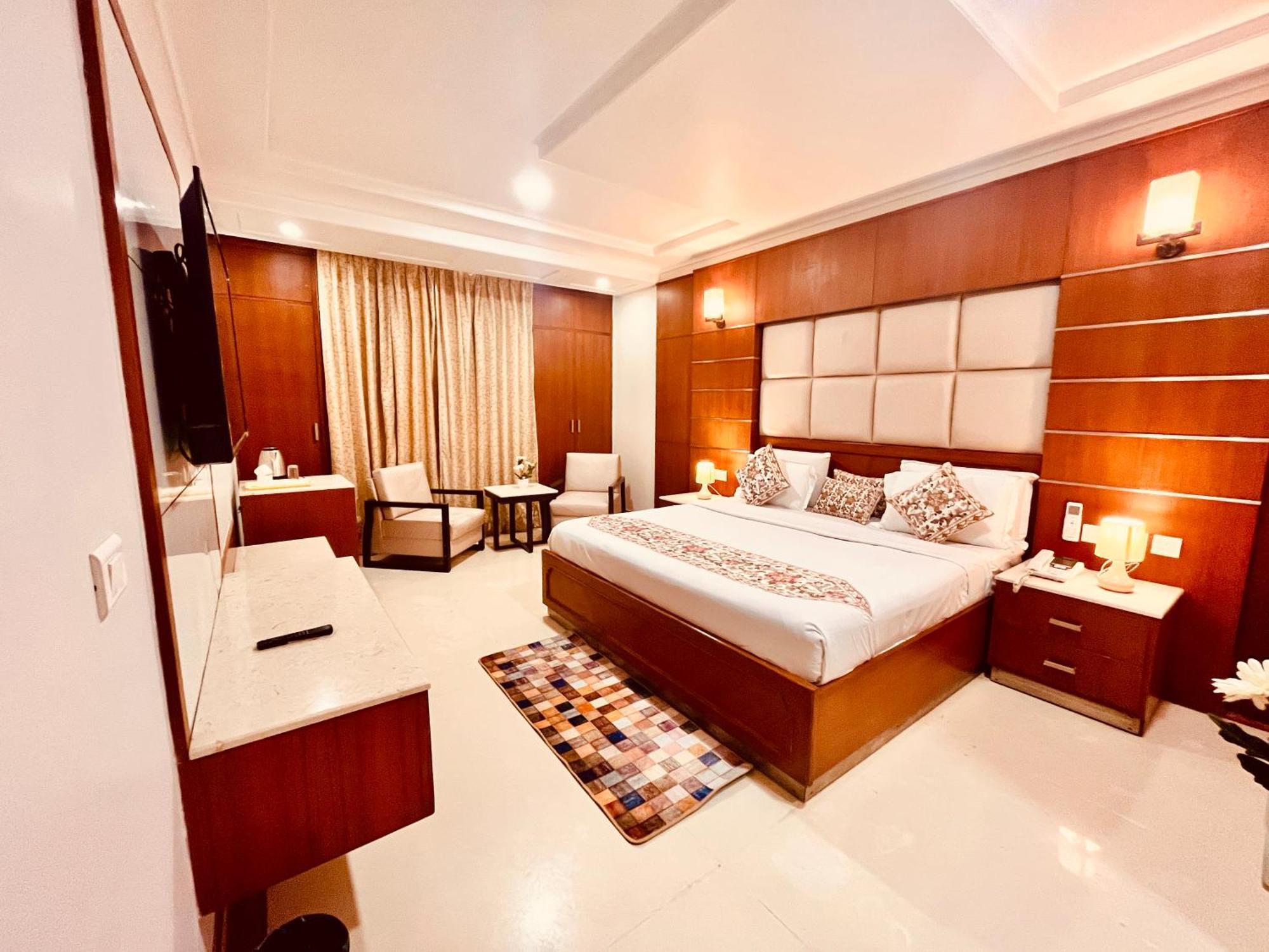 Outtown - #near Mall Road #premium #parking #lift #open Terrace #cafe #guest Preferred 4*