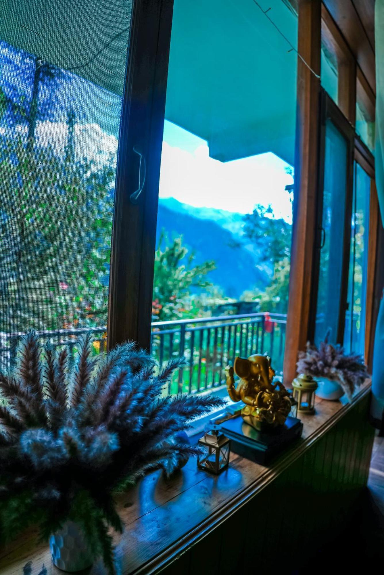 4 Bedroom Luxury In With Beautiful Scenic Mountain & Orchard View 4*