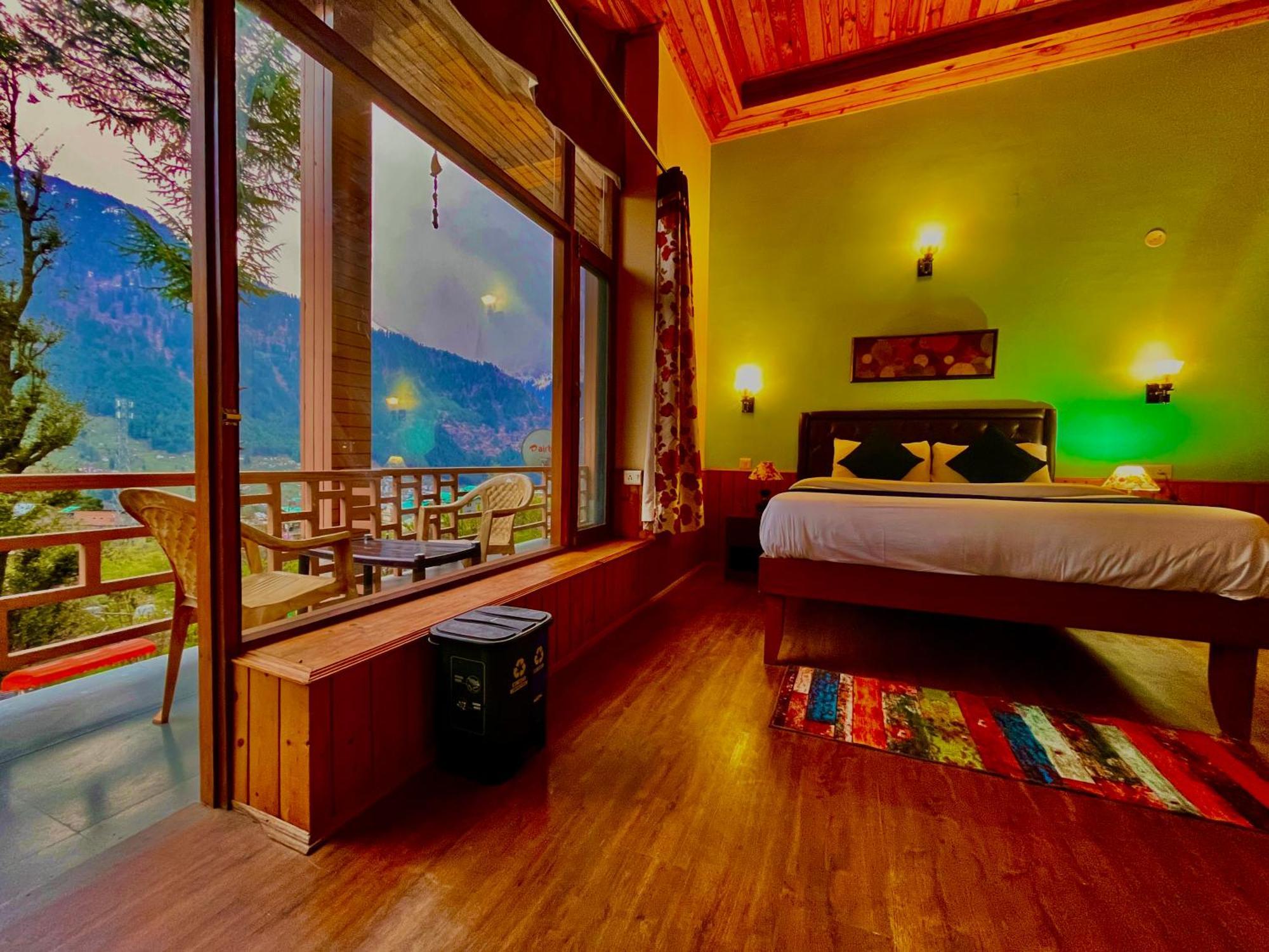 Hotel 4 Bedroom Luxury In With Beautiful Scenic Mountain & Orchard View 4*