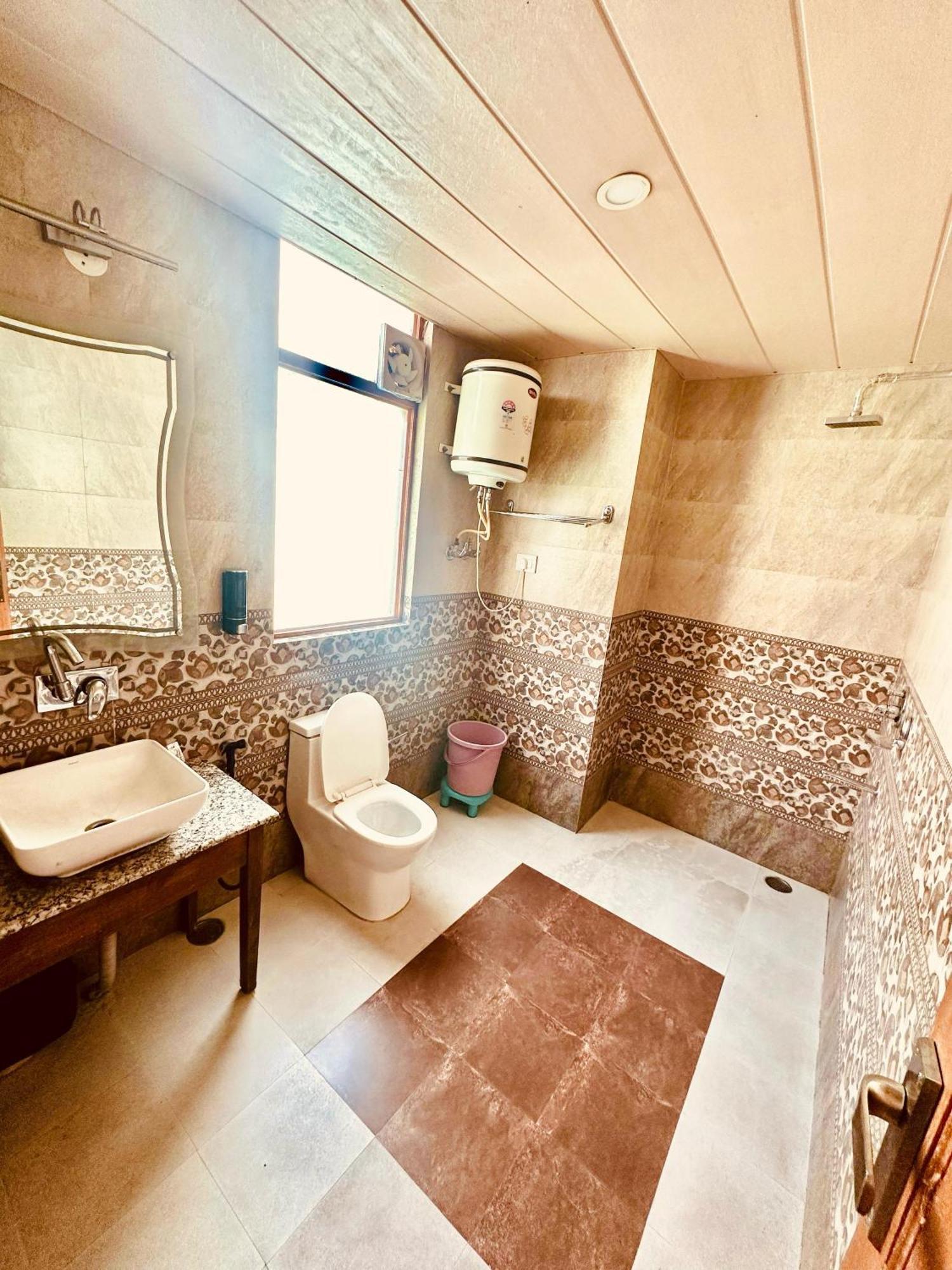 Tanglewood Hotel Manali (Himachal Pradesh)