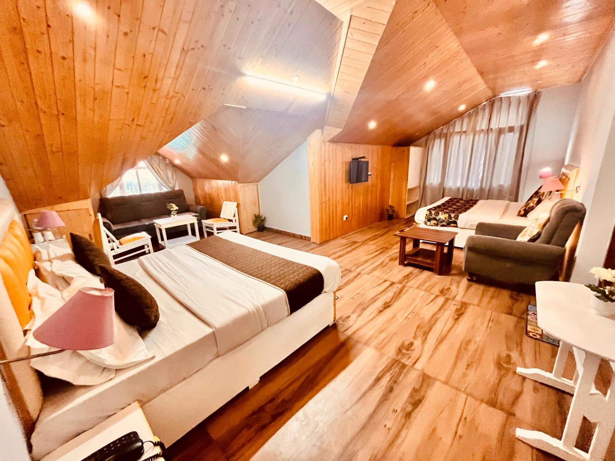 The Hadimba Palace, 4* Manali (Himachal Pradesh)