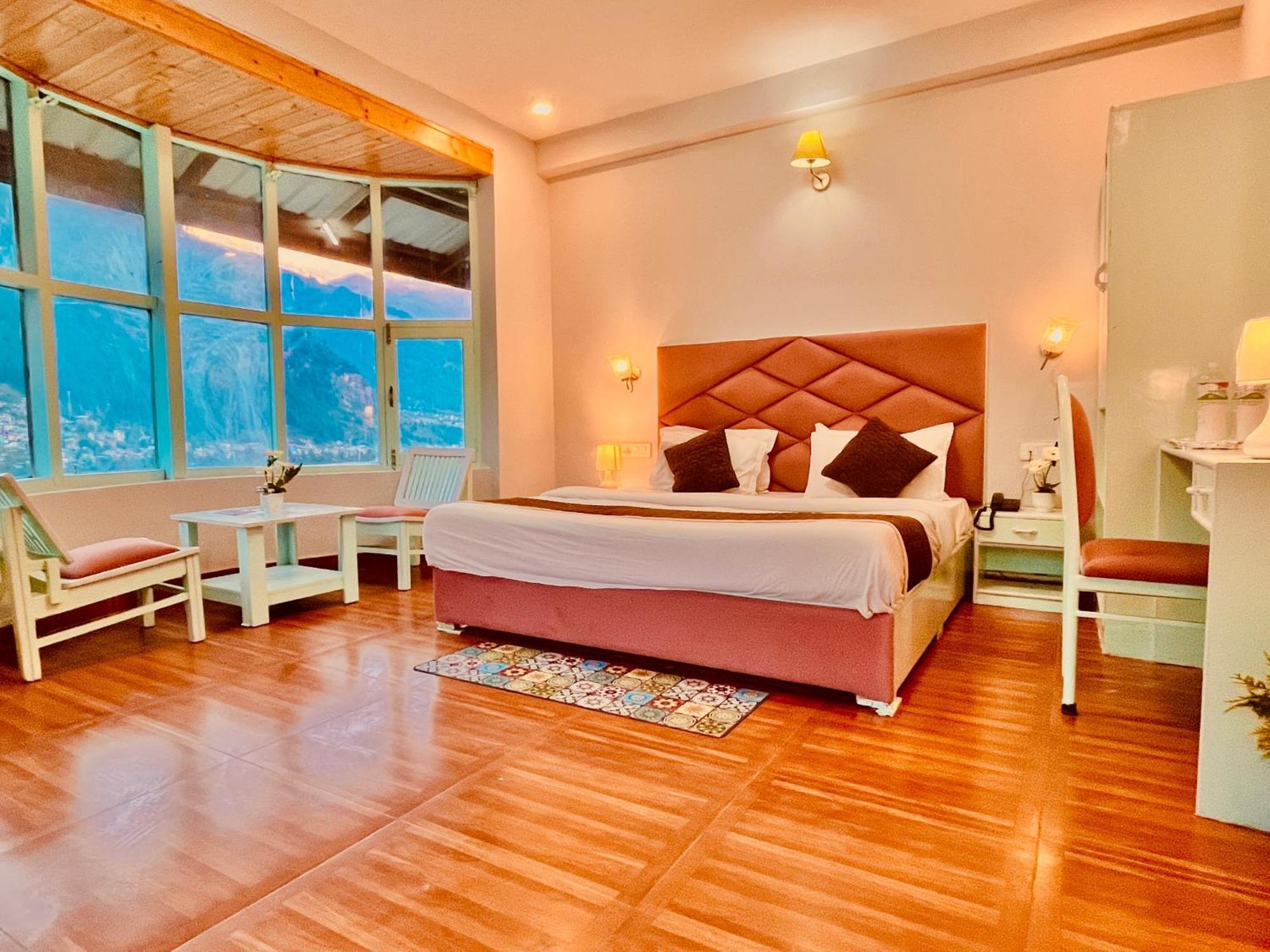 The Hadimba Palace, 4* Manali (Himachal Pradesh)