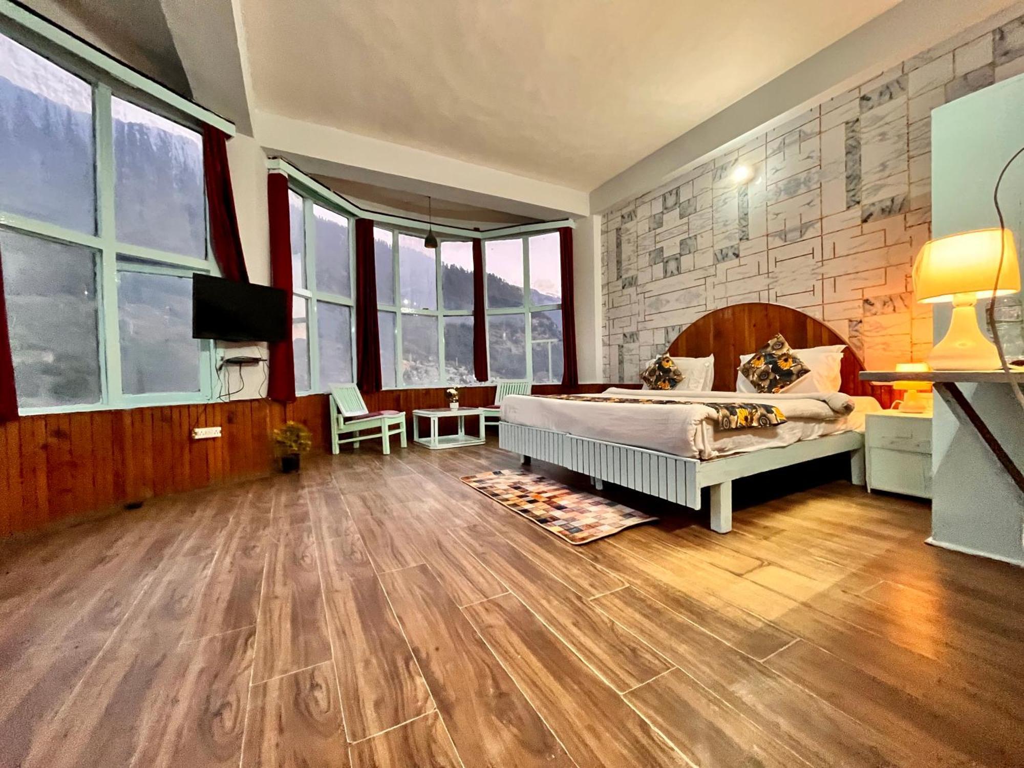 The Hadimba Palace, 4* Manali (Himachal Pradesh)