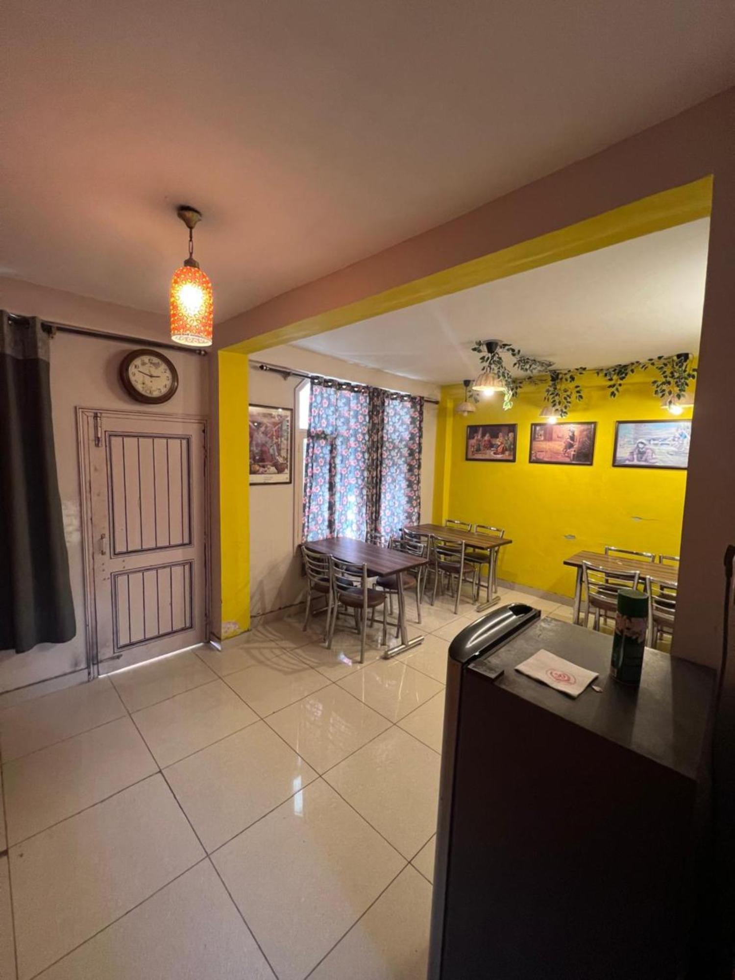 Daddy's Near Gurudwara And Hadimba Devi Temple - Premium 4*