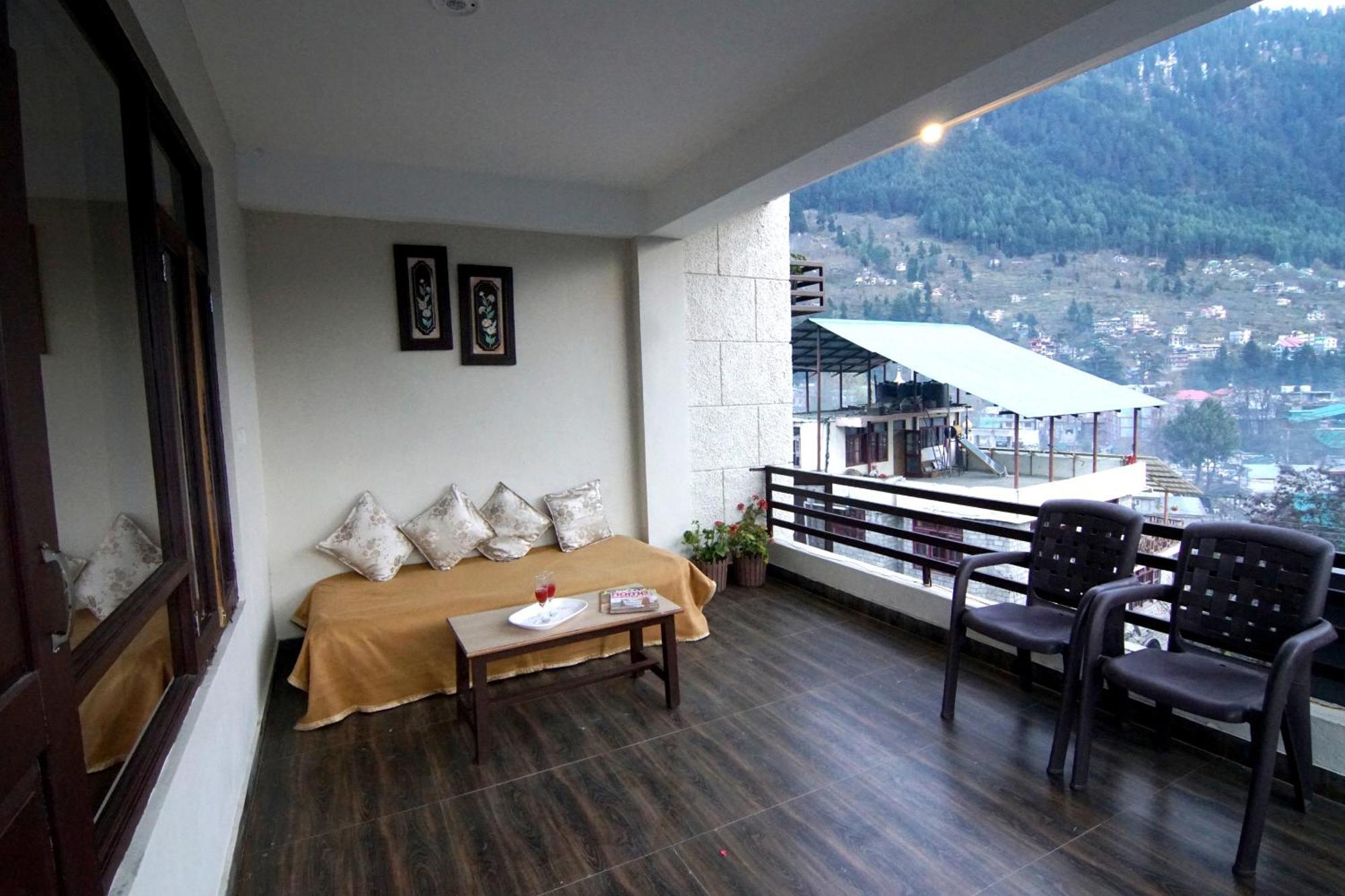 Hotel Daddy's Near Gurudwara And Hadimba Devi Temple - Premium Manali (Himachal Pradesh)