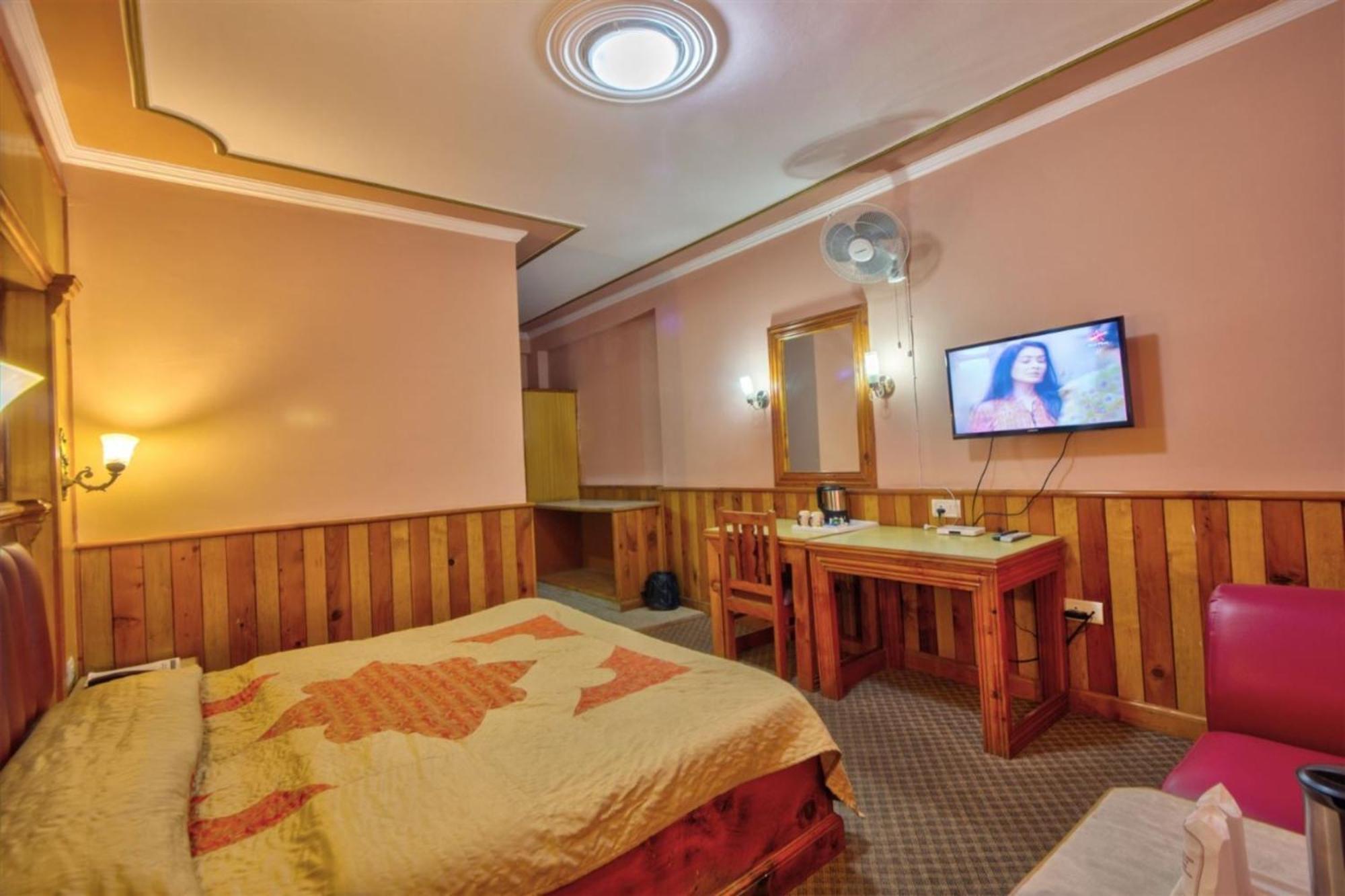 Premium Jupiter Near Hidimba Devi Temple - Free Parking - Restaurant - Facilities - Service Available - Vacation With Family - In Hotel