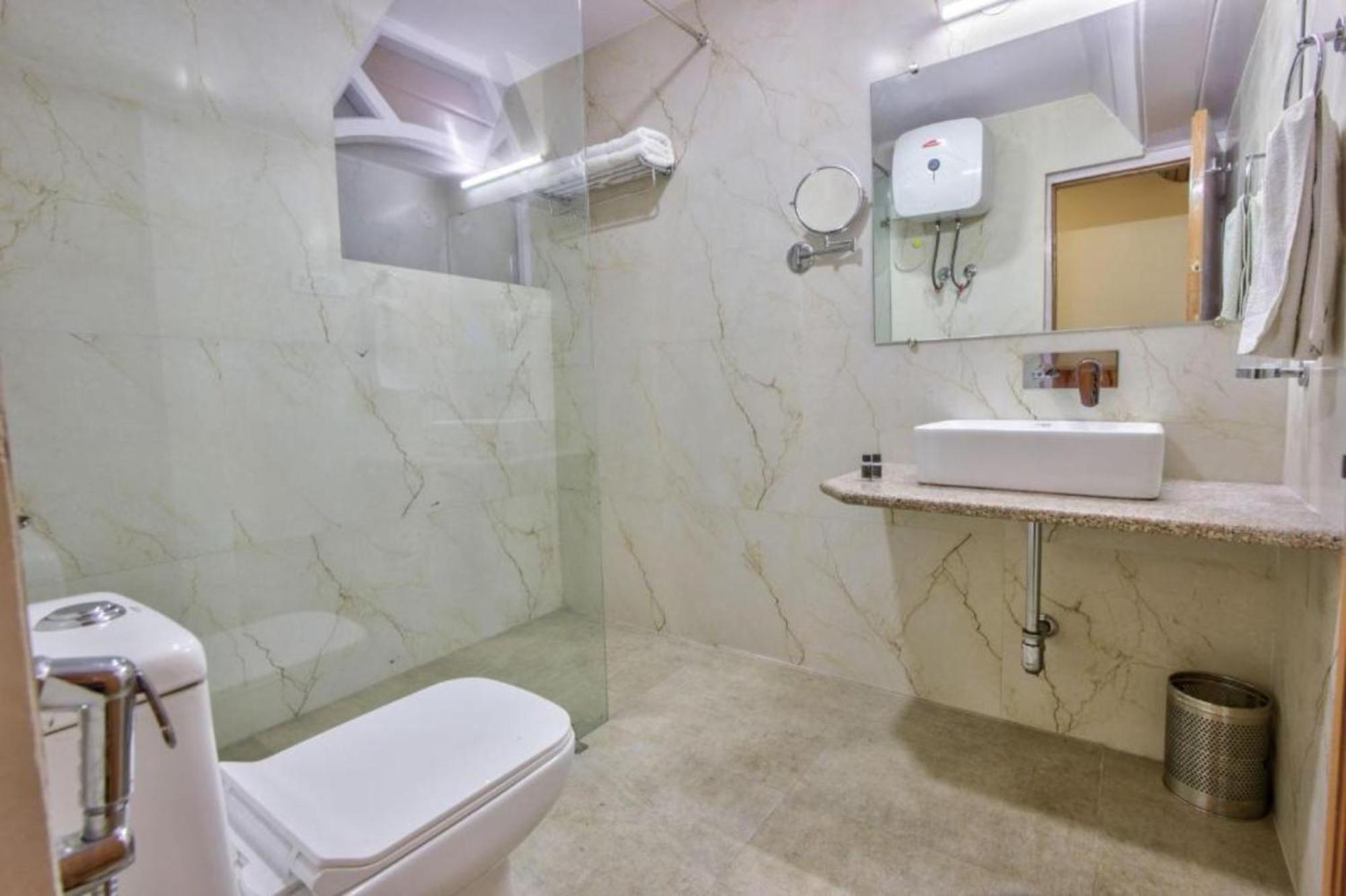 Premium I-bex Near Durga Temple - Restaurant - - Facilities - In 4* Manali (Himachal Pradesh)