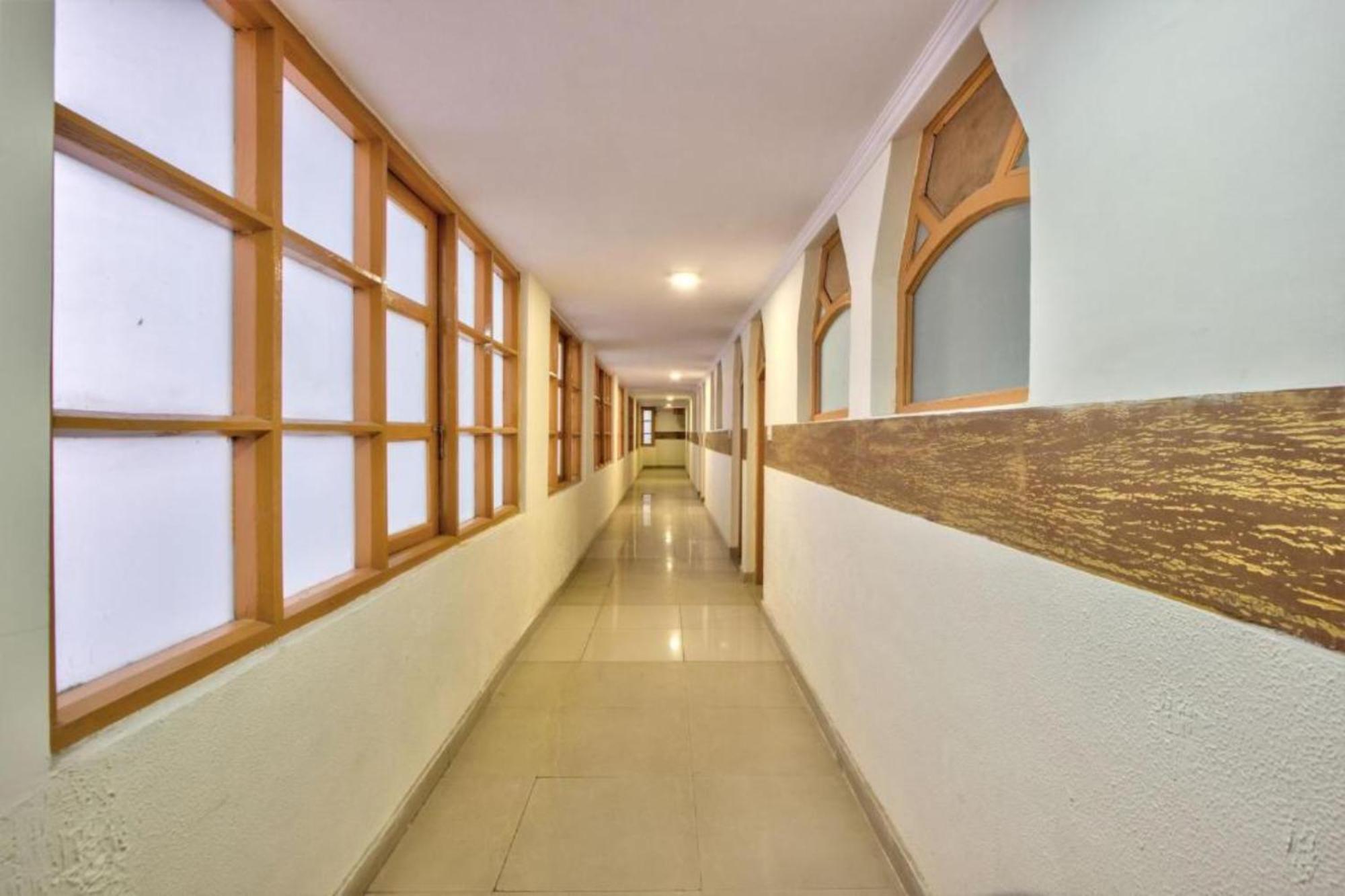 Hotel Premium I-bex Near Durga Temple - Restaurant - - Facilities - In