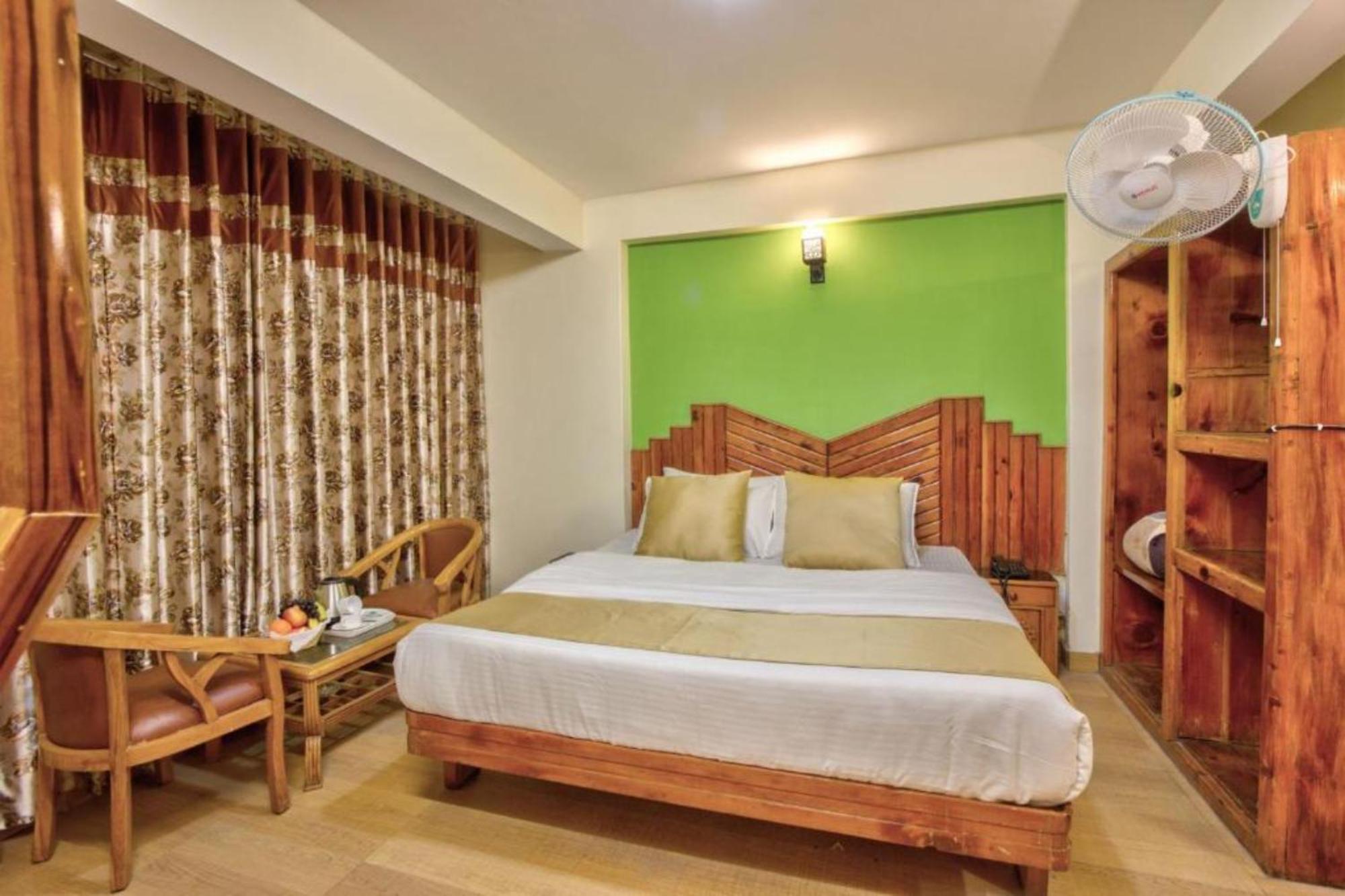 Premium I-bex Near Durga Temple - Restaurant - - Facilities - In Manali (Himachal Pradesh)